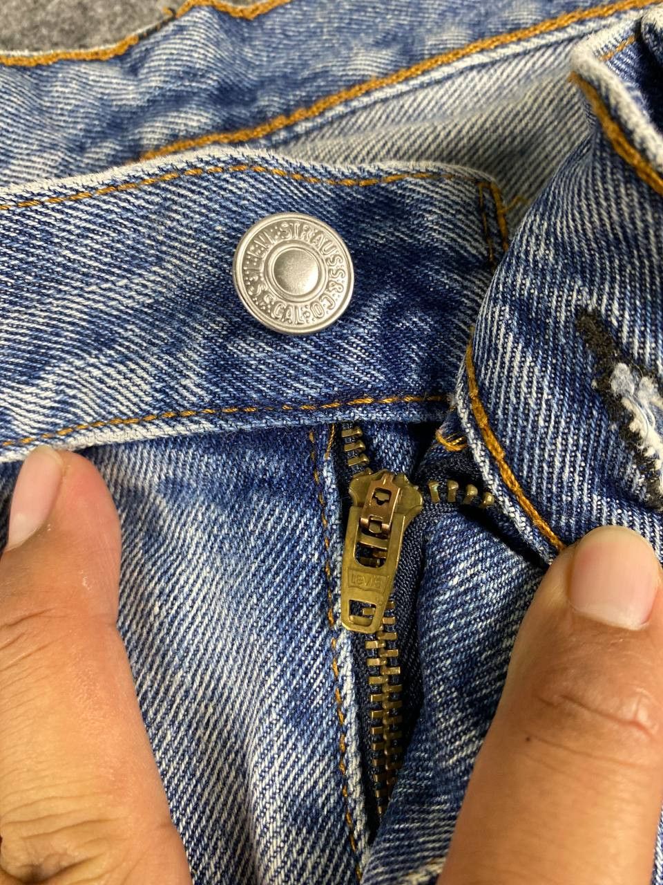 Levi's levis 550 regular fit distressed denim Size US 42 / EU 58 - 12 Thumbnail
