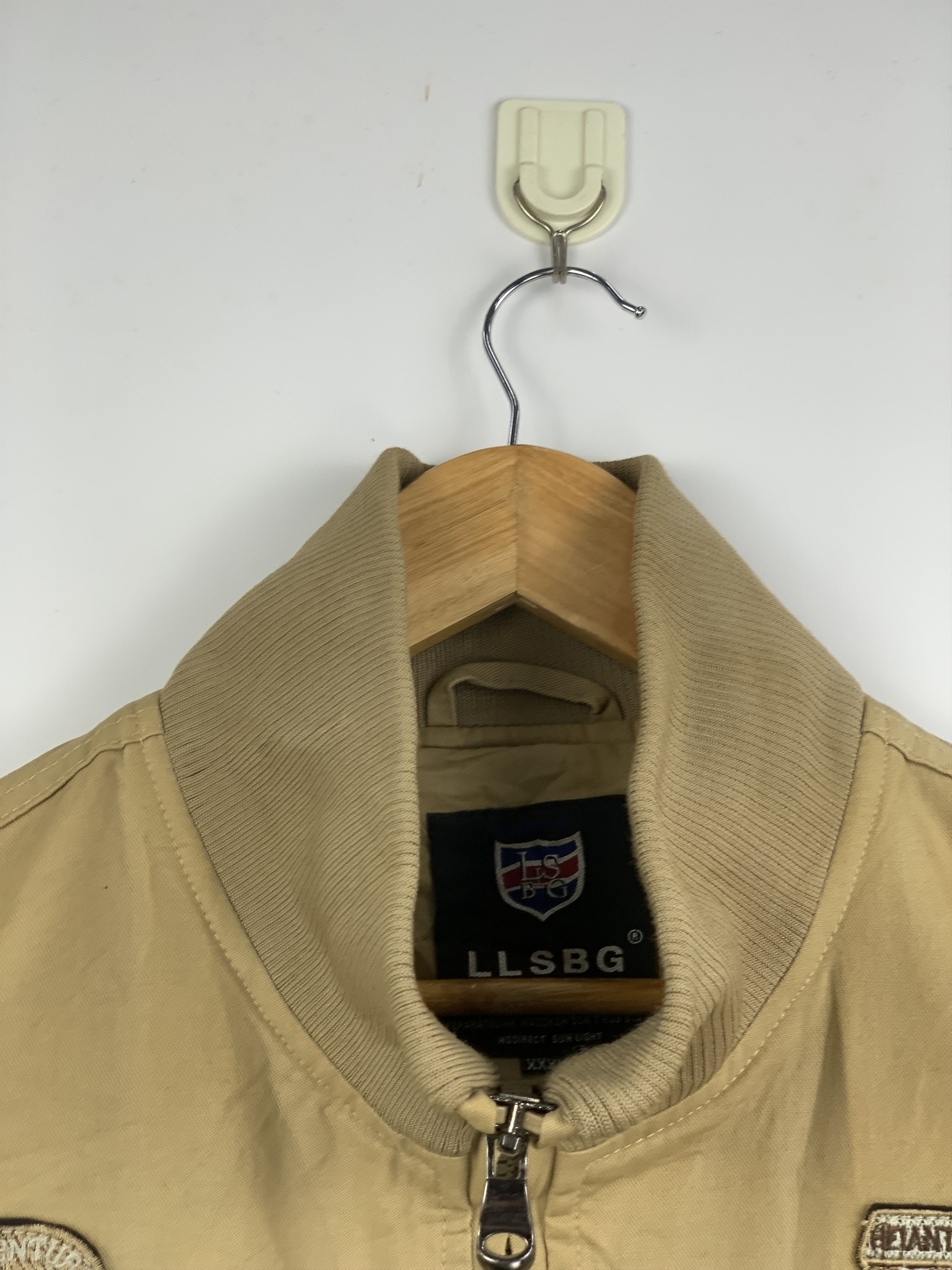 Japanese Brand Vintage LLSBG Military Patch Bomber Jacket– Tan, Size 4XL Size US XXL / EU 58 / 5 - 2 Thumbnail