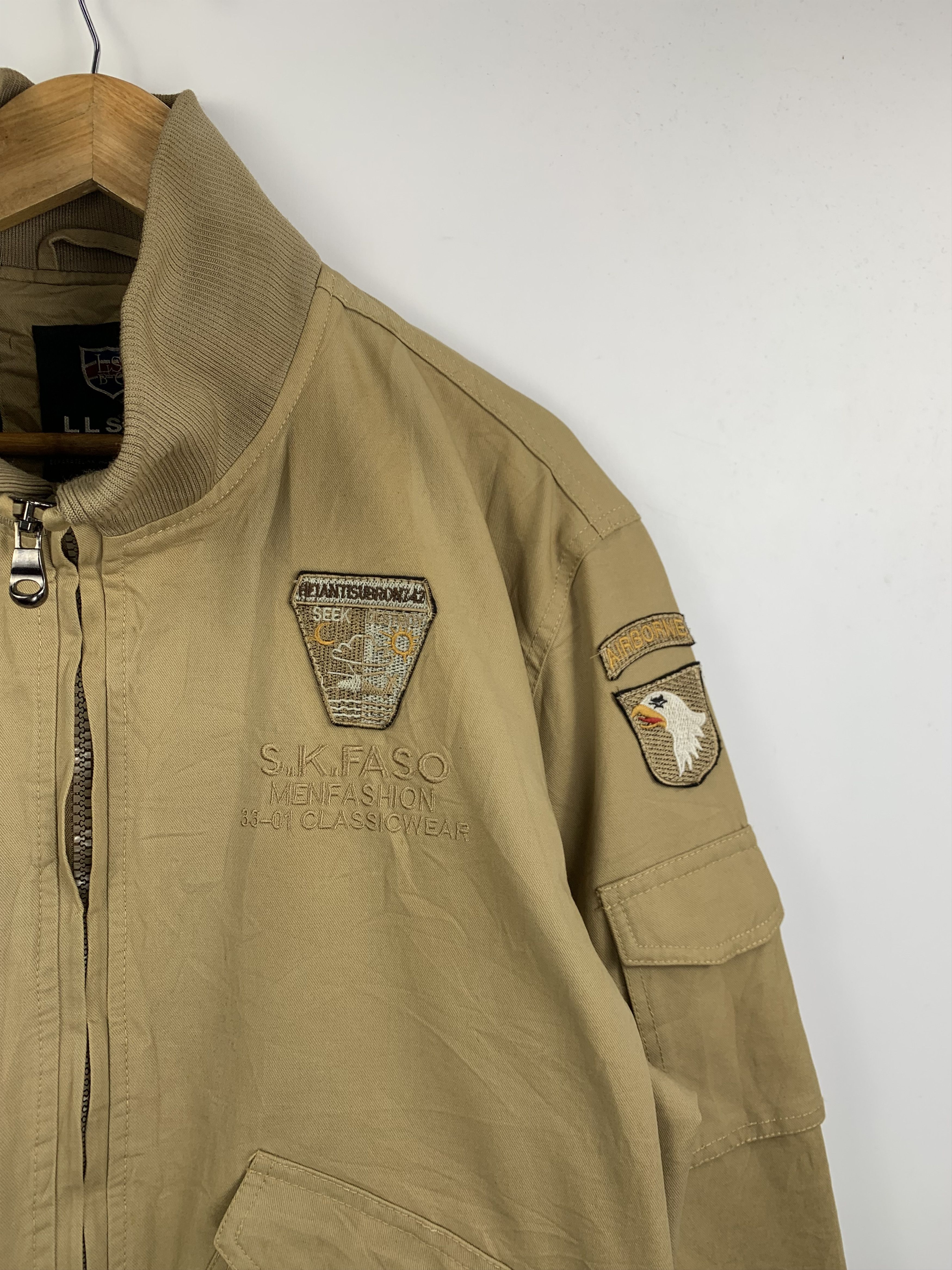 Japanese Brand Vintage LLSBG Military Patch Bomber Jacket– Tan, Size 4XL Size US XXL / EU 58 / 5 - 4 Thumbnail