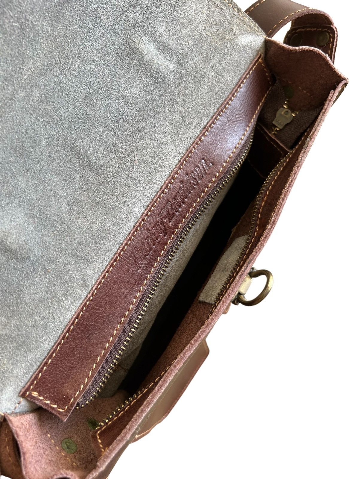 Genuine Leather × Harley Davidson × Indian Motorcycle 1970s Harley Davidson 🦅 Engraved Logo Crossbody Sling Bag Size ONE SIZE - 13 Thumbnail