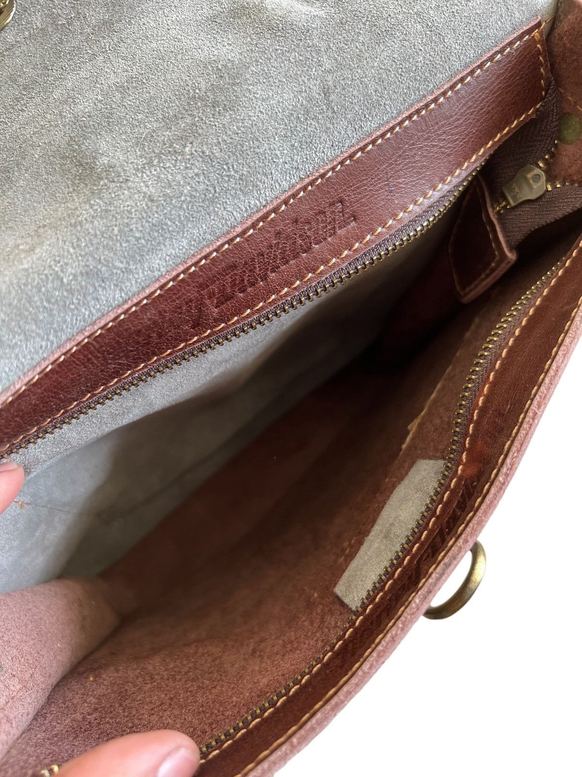Genuine Leather × Harley Davidson × Indian Motorcycle 1970s Harley Davidson 🦅 Engraved Logo Crossbody Sling Bag Size ONE SIZE - 14 Thumbnail