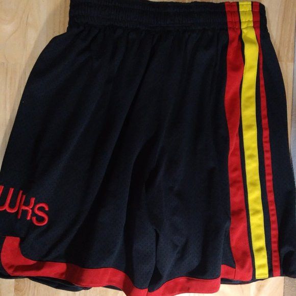 NBA × NCAA × Nike Vintage Nike Atlanta Hawks Rewind 74 Basketball Shorts Size US 34 / EU 50 - 3 Thumbnail