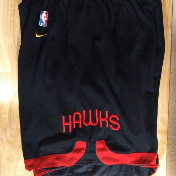 NBA × NCAA × Nike Vintage Nike Atlanta Hawks Rewind 74 Basketball Shorts Size US 34 / EU 50 - 2 Thumbnail
