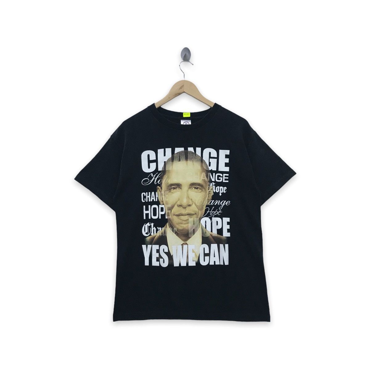 Rare!! Mr. Barack Obama “Change Hope Yes We Can” tee