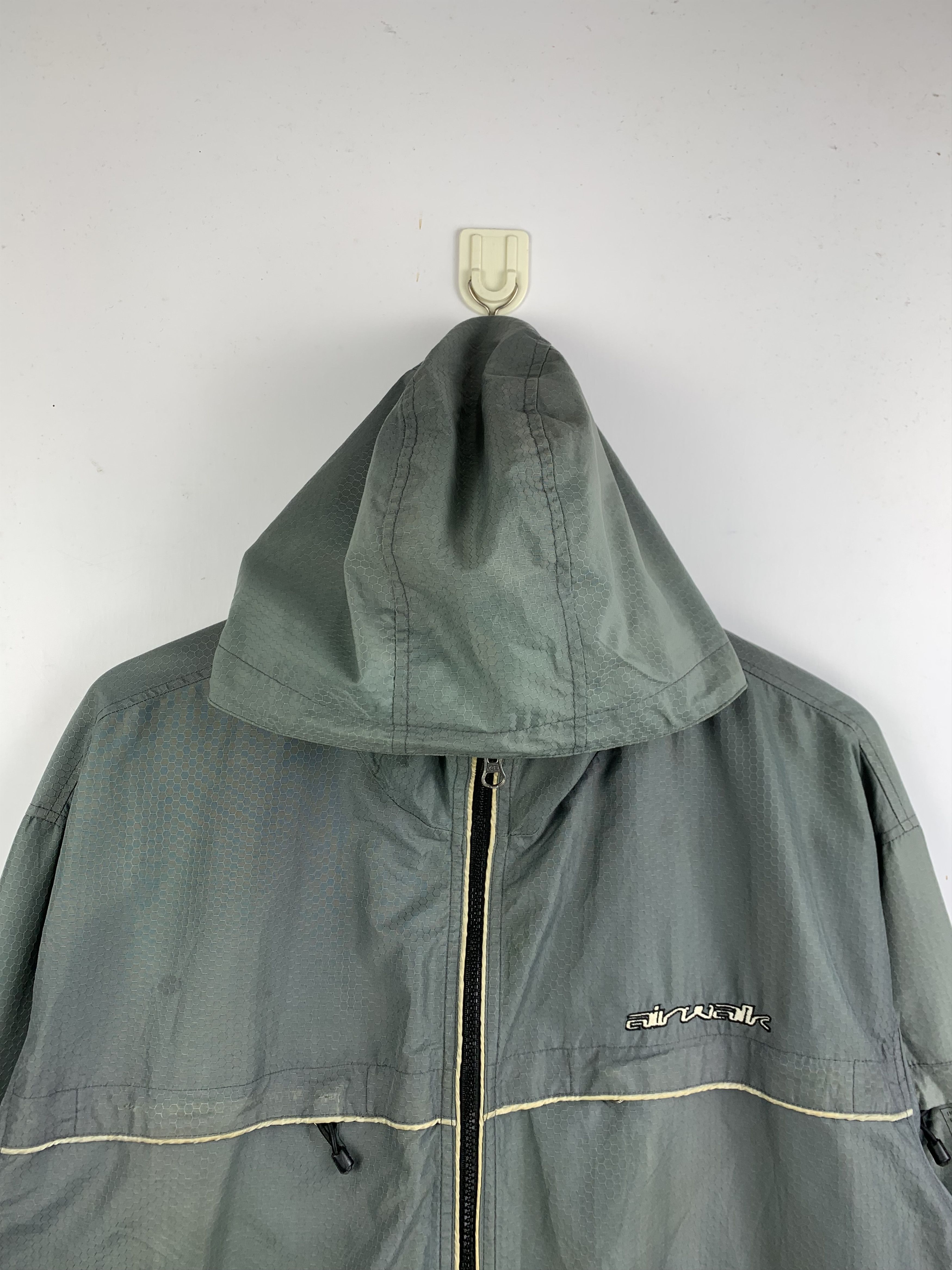 Airwalk Vintage AIRWALK Hoodie Zip Up WIndbreaker Size US XL / EU 56 / 4 - 3 Thumbnail