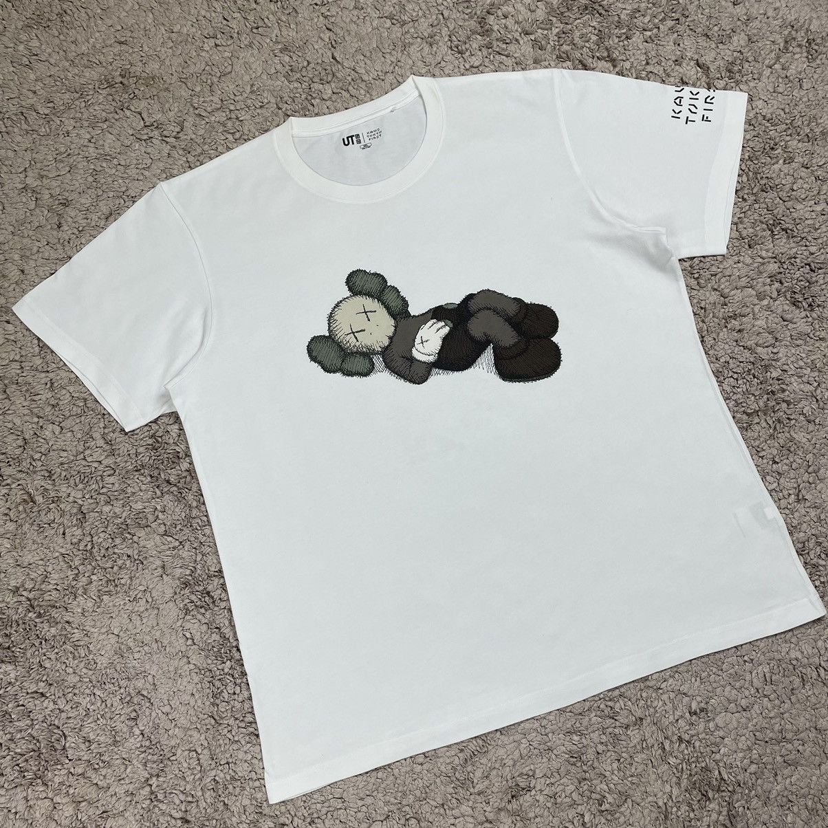Kaws UT x Kaws Tokyo First Japan Edition T-shirt Size US XXL / EU 58 / 5 - 3 Thumbnail