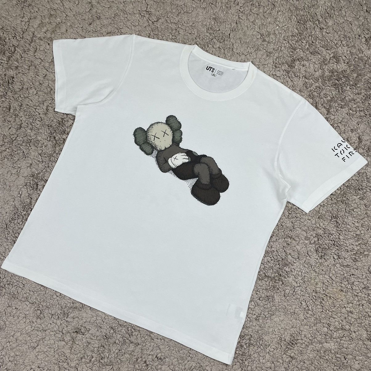 Kaws UT x Kaws Tokyo First Japan Edition T-shirt Size US XXL / EU 58 / 5 - 4 Thumbnail