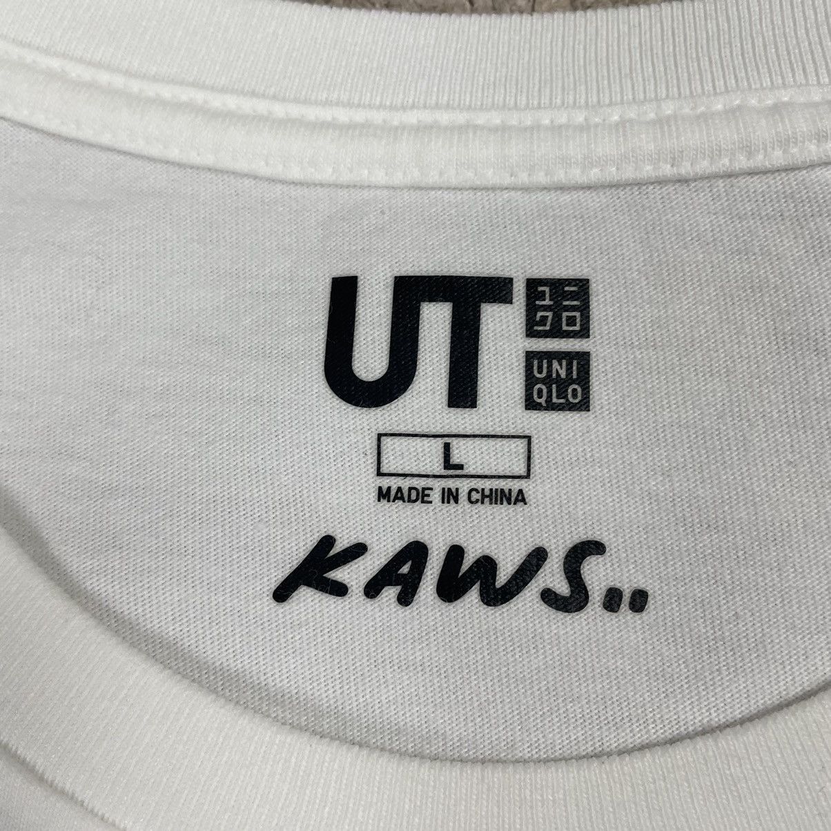 Kaws UT Kaws x Sesame Street T-shirt Size US L / EU 52-54 / 3 - 14 Thumbnail