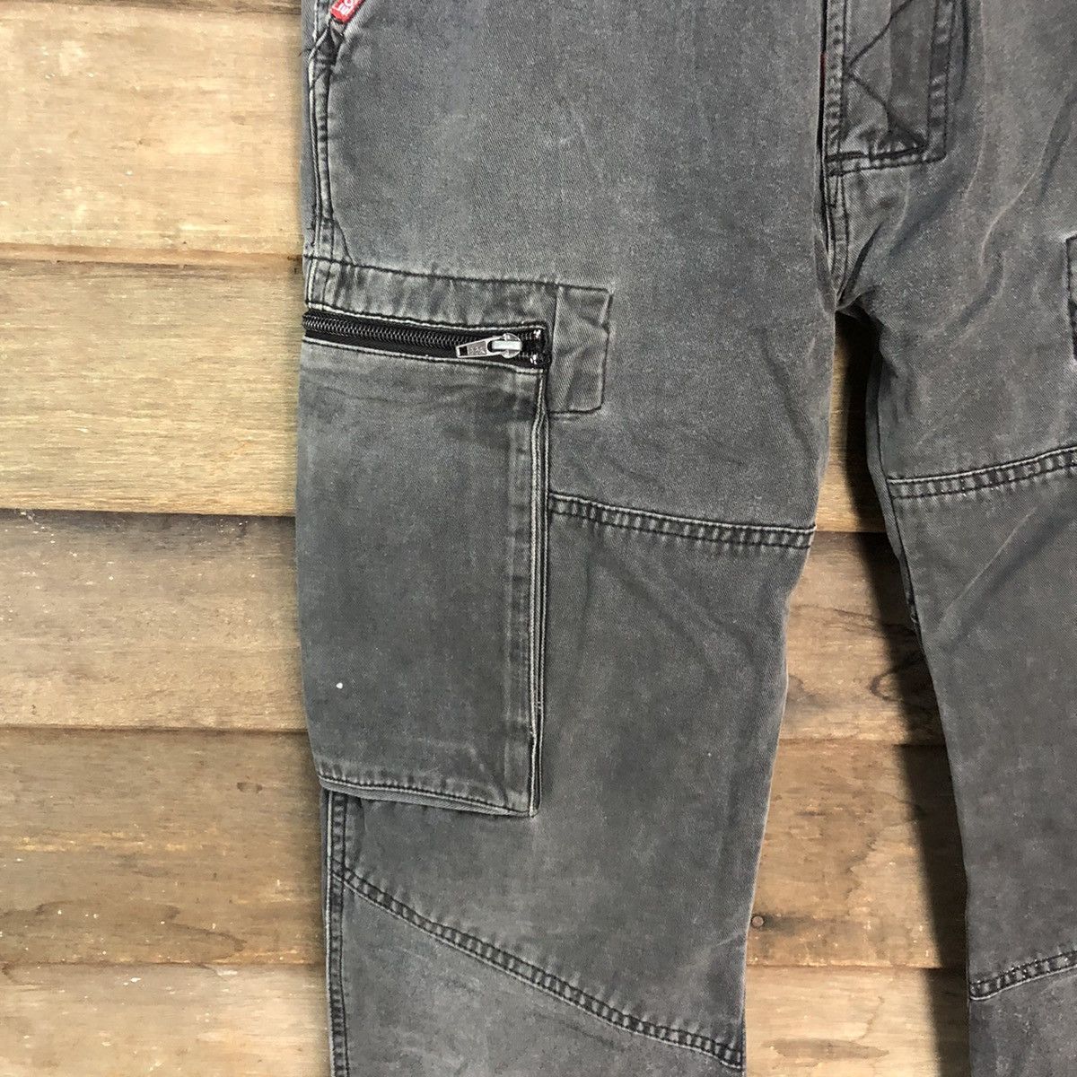 Ecko Unltd. The Ecko faded Black multi pocket Cargo Pants #3974 Size US 27 - 6 Thumbnail