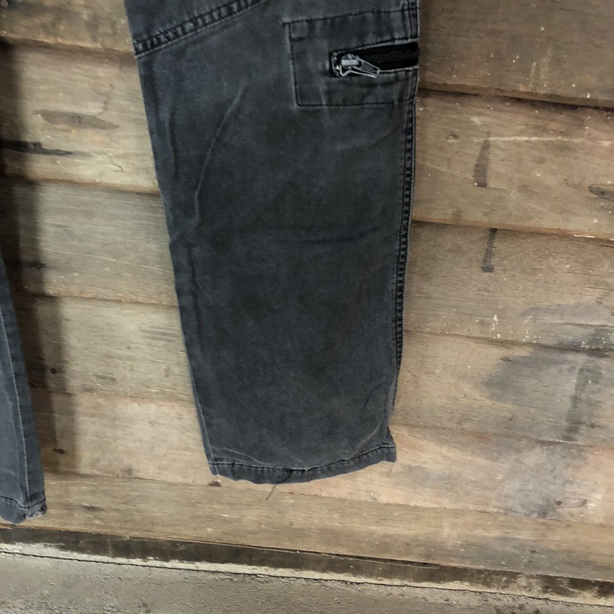 Ecko Unltd. The Ecko faded Black multi pocket Cargo Pants #3974 Size US 27 - 9 Thumbnail