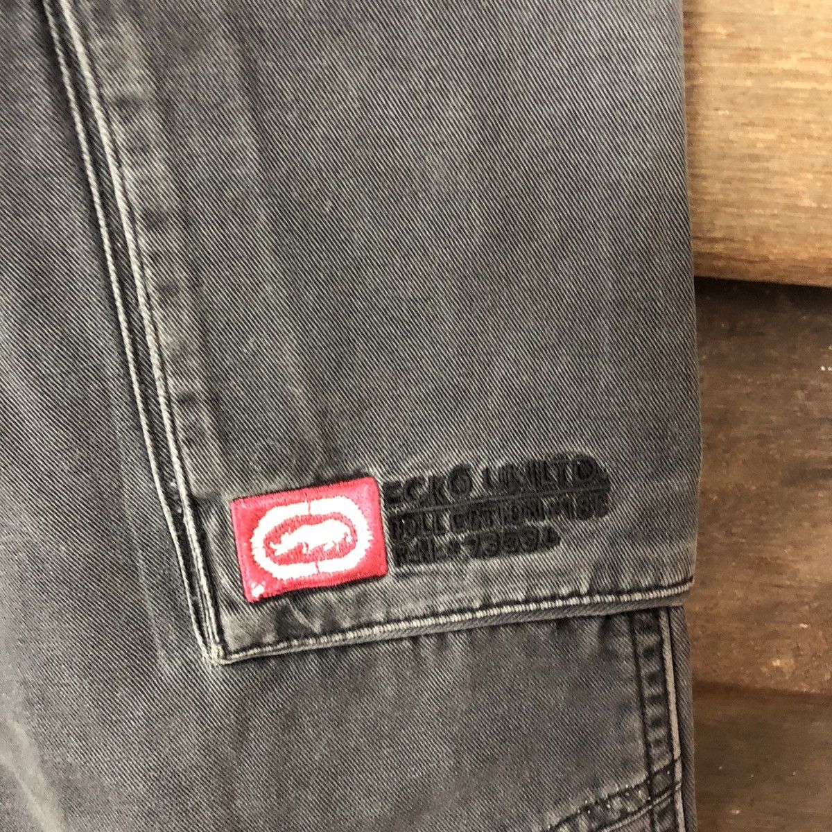 Ecko Unltd. The Ecko faded Black multi pocket Cargo Pants #3974 Size US 27 - 10 Thumbnail