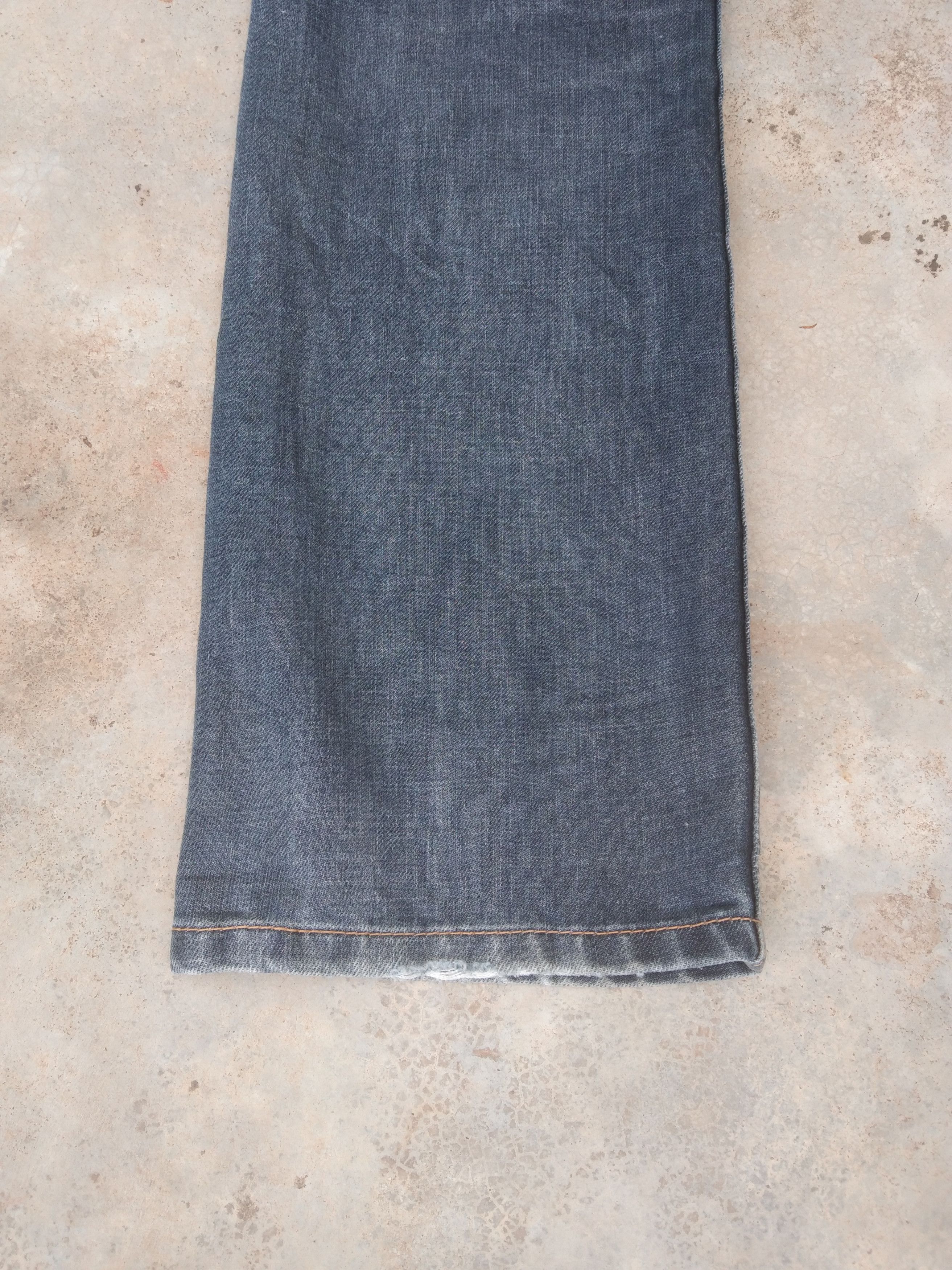 Levi's Vintage Levi's Jeans 513 Distressed Straight Leg Denim 33x31 Size US 33 - 3 Thumbnail