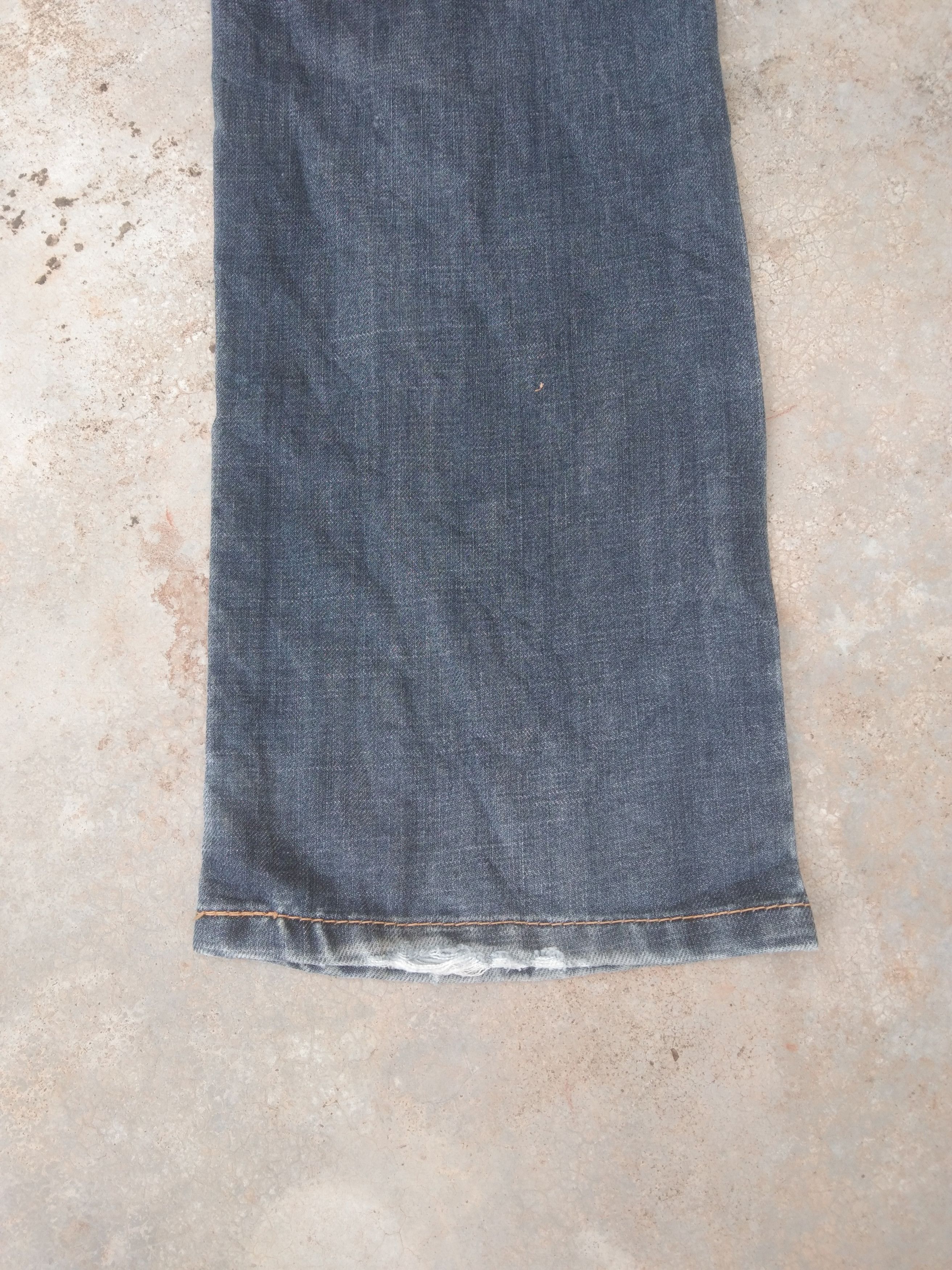 Levi's Vintage Levi's Jeans 513 Distressed Straight Leg Denim 33x31 Size US 33 - 4 Thumbnail
