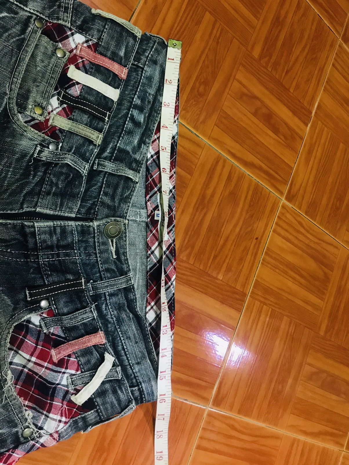 Japanese Brand “Vintage Distressed Blue Jeans with Plaid Accents & Zipper Size US 32 / EU 48 - 11 Thumbnail