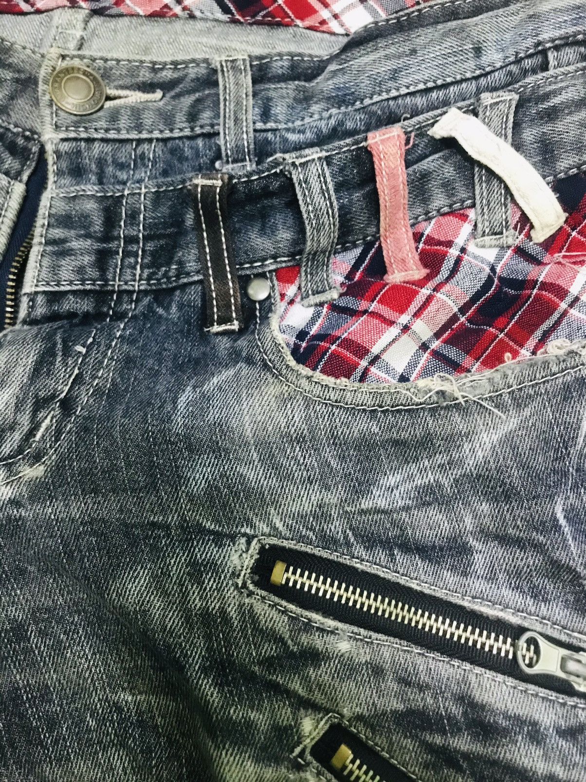Japanese Brand “Vintage Distressed Blue Jeans with Plaid Accents & Zipper Size US 32 / EU 48 - 10 Thumbnail
