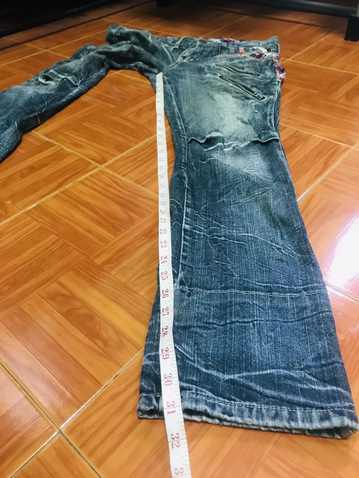 Japanese Brand “Vintage Distressed Blue Jeans with Plaid Accents & Zipper Size US 32 / EU 48 - 14 Thumbnail