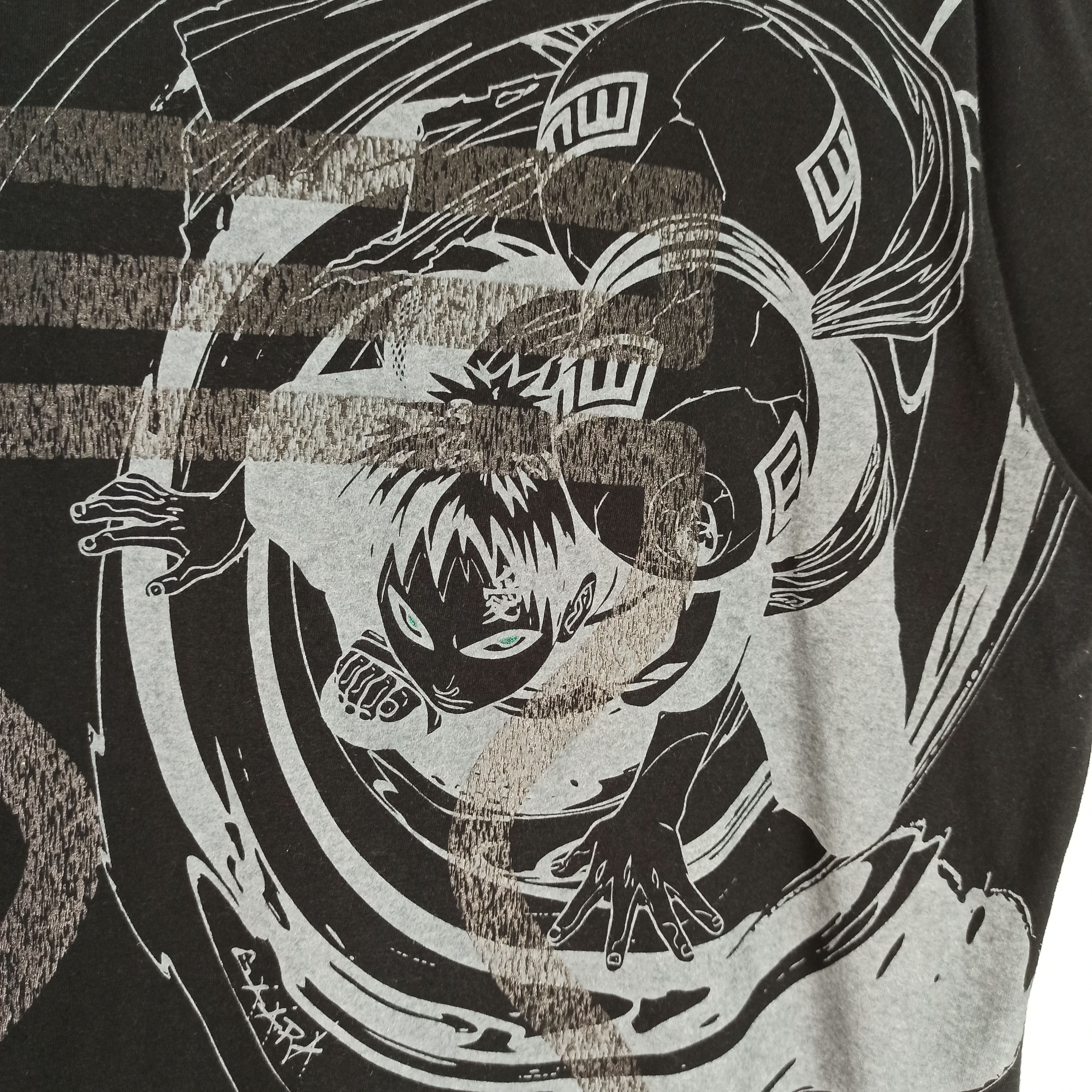 Anime Rare Gaara of the Desert X Naruto Shippuden Uniqlo Tshirt Size US XL / EU 56 / 4 - 2 Thumbnail