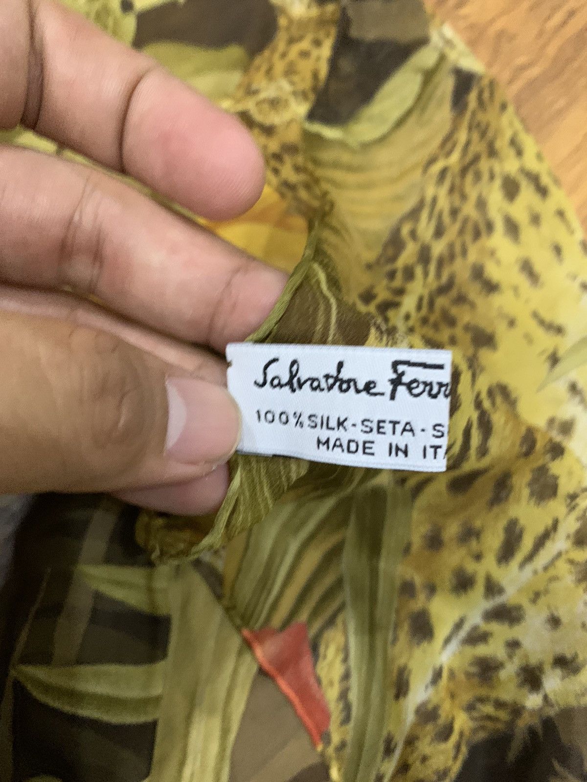 Salvatore Ferragamo × Vintage SALVATORE FERRAGAMO LEOPARD PRINT SILK HEAD SCARF Size ONE SIZE - 4 Thumbnail