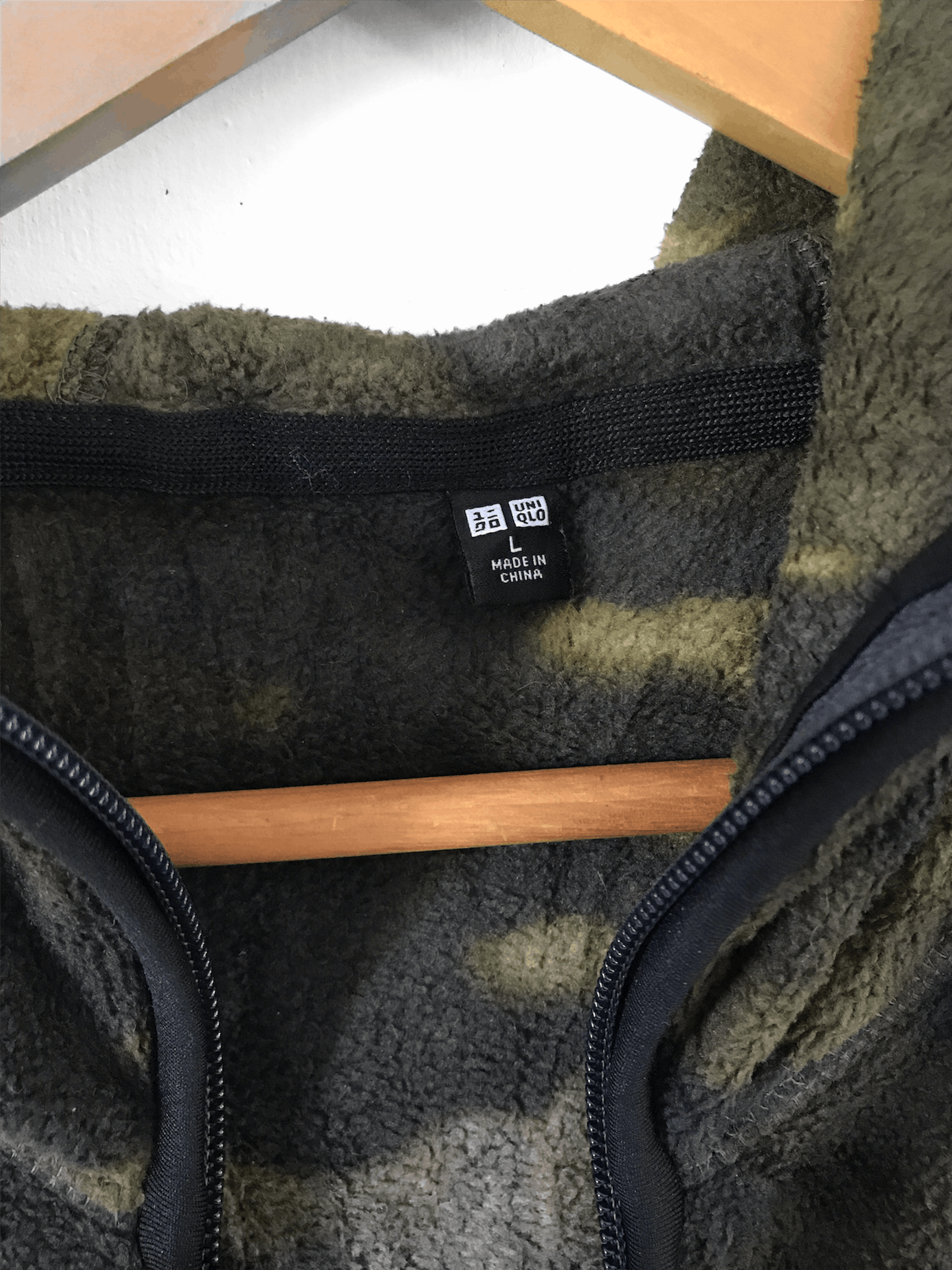 Japanese Brand × Uniqlo Zip Up Uniqlo Camo Hoodie Fleece Jacket Size US L / EU 52-54 / 3 - 3 Thumbnail