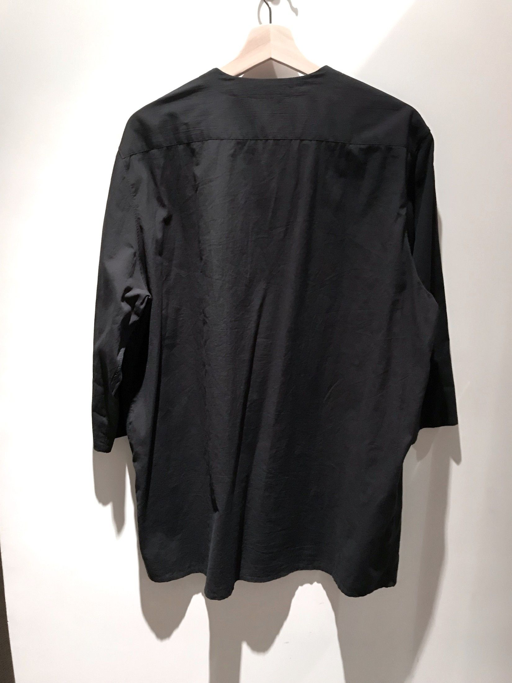 Christophe Lemaire COLLARLESS TUNIC SHIRT IN FLUID BLACK COTTON Size US M / EU 48-50 / 2 - 4 Thumbnail