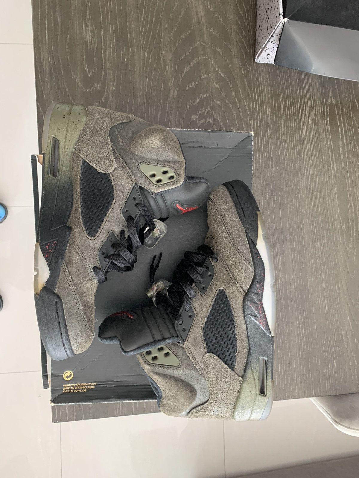 Jordan Brand Air Jordan 5 Retro Fear 2013 Size US 9.5 / EU 42-43 - 2 Thumbnail