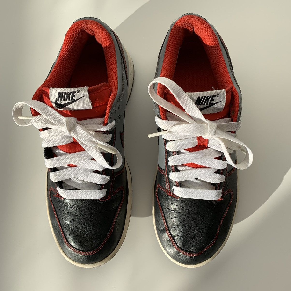 Nike 2009 Nike Dunk Low Black Cool Grey Black-Gred/Red Size US 9 / IT 39 - 6 Thumbnail