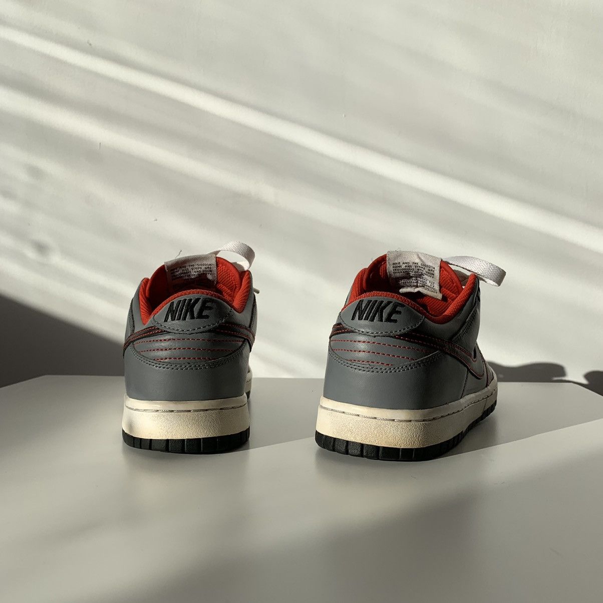 Nike 2009 Nike Dunk Low Black Cool Grey Black-Gred/Red Size US 9 / IT 39 - 8 Thumbnail