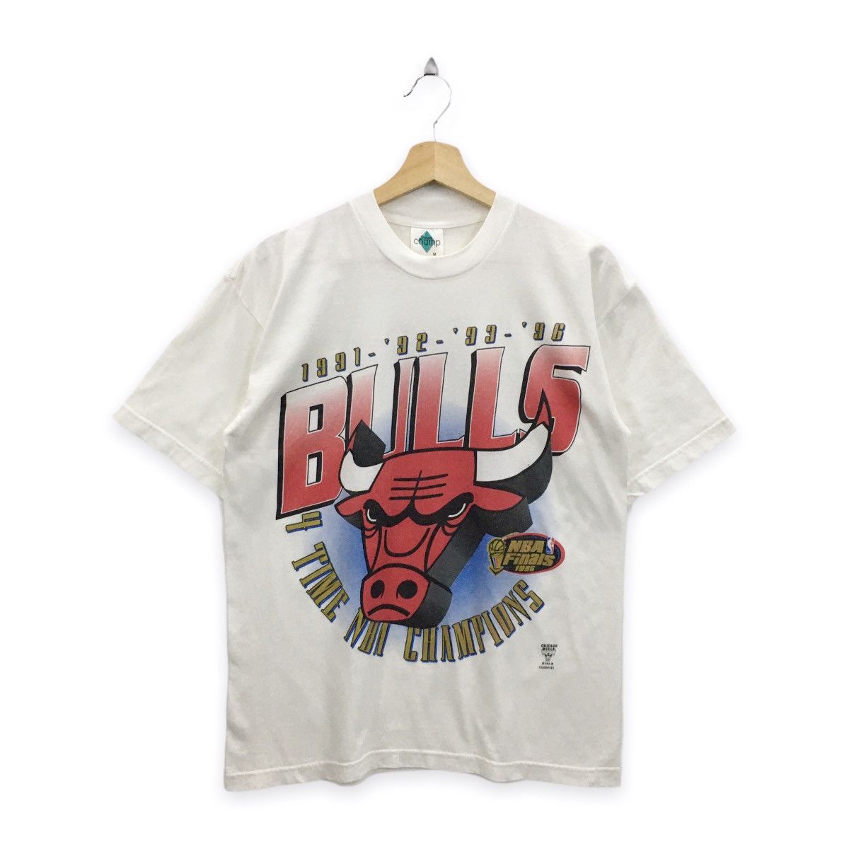 NBA × Vintage Rare Vintage 90s Chicago Bulls 4 Time NBA Champions Tshirt Size US M / EU 48-50 / 2 - 1 Thumbnail