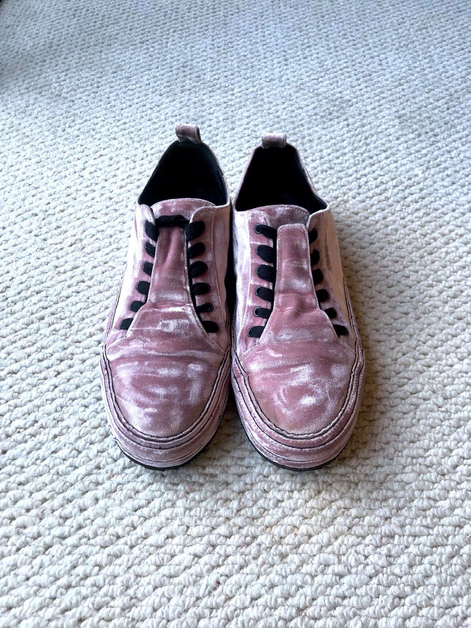 Ann Demeulemeester RARE POWDER PINK VELVET LAVATO CIPRIA SNEAKERS Size US 11 / EU 44 - 1 Thumbnail