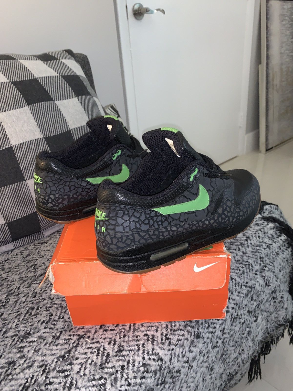 Huf × Nike Air Max 1 Premium Hufquake Size US 10 / EU 43 - 2 Thumbnail
