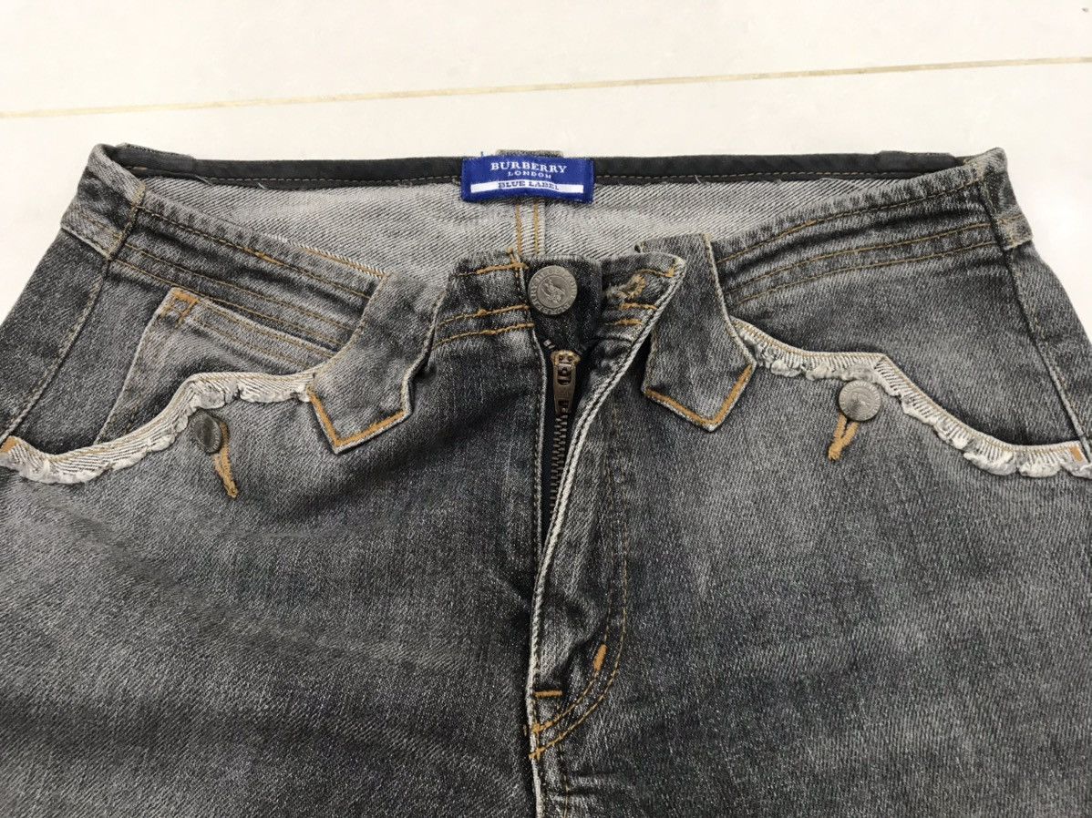 Burberry Vintage Distressed Denim BURBERRY London Blue Label Japan Size 28" / US 6 / IT 42 - 1 Thumbnail