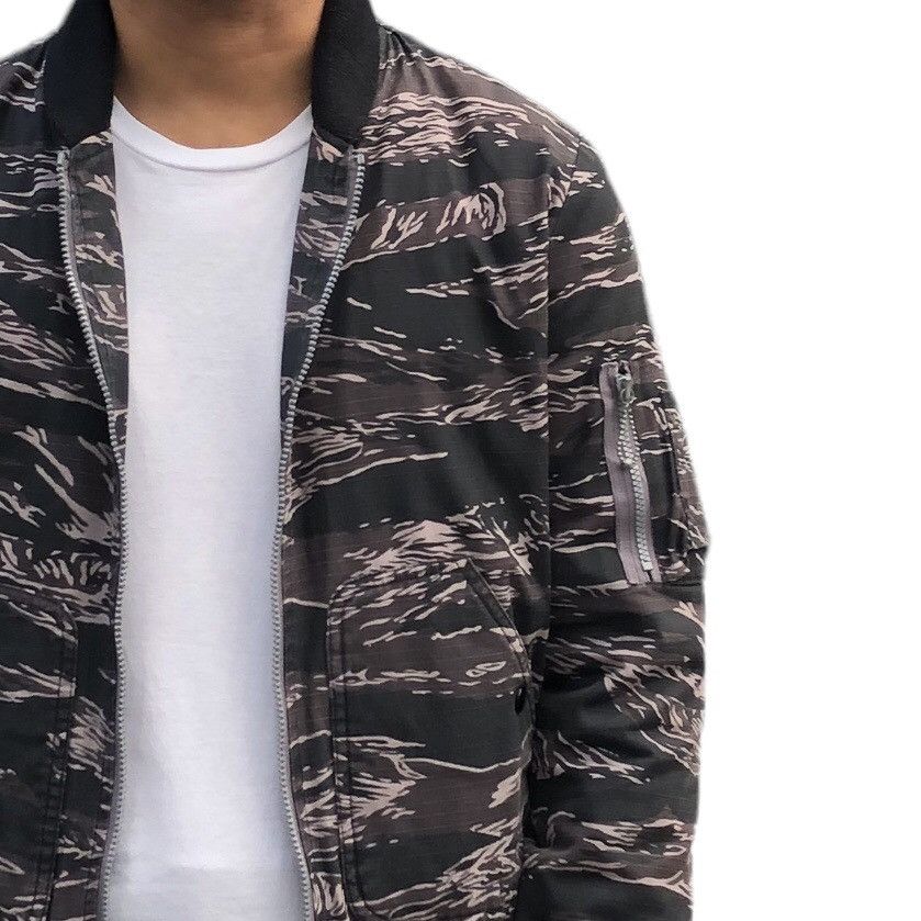 Japanese Brand Nude Bones Mature Blacks Camouflage Bomber Jacket Size US M / EU 48-50 / 2 - 5 Thumbnail