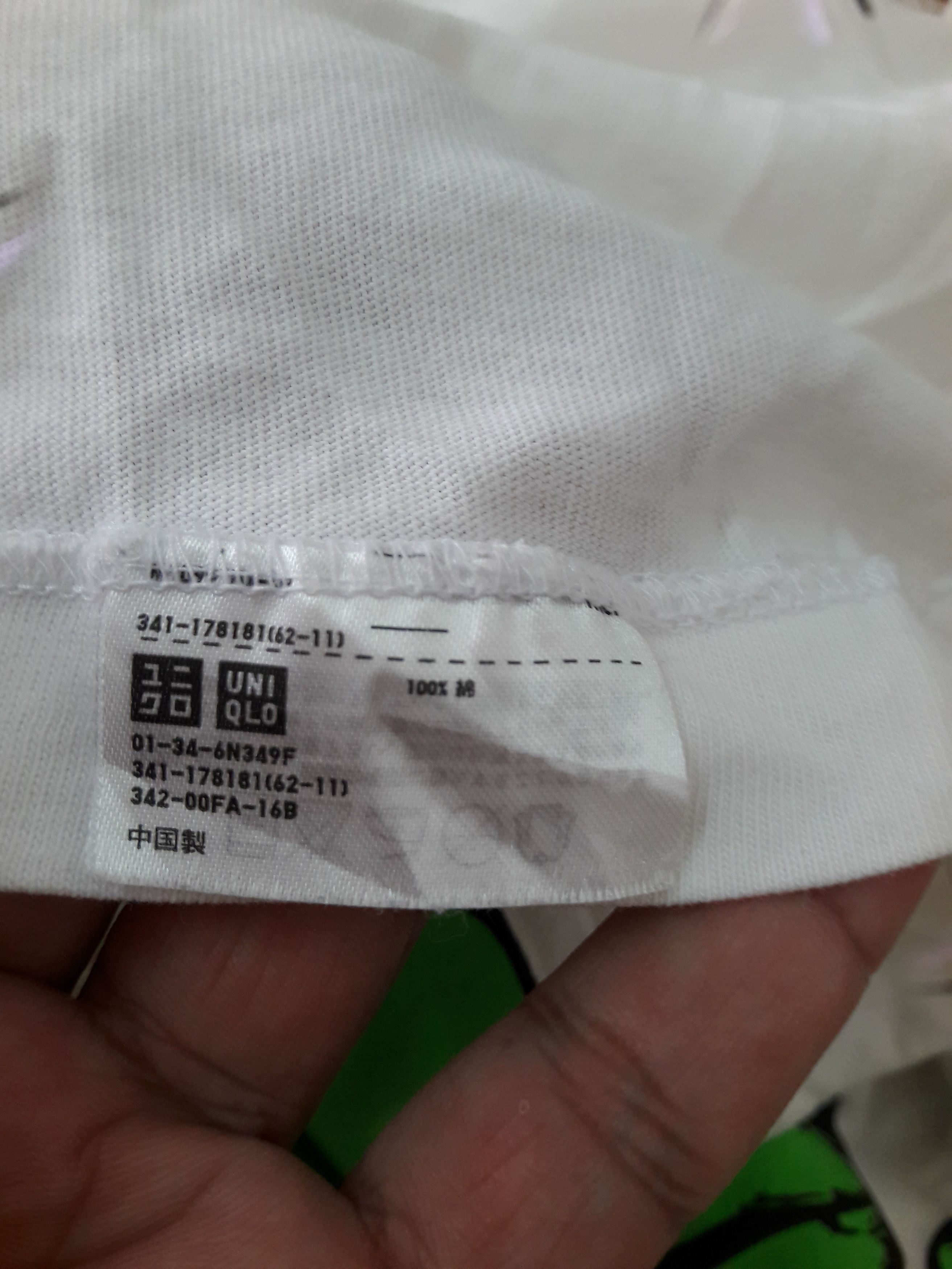 Kaws × Uniqlo Rare Kaws X Uniqlo t-shirt Size US L / EU 52-54 / 3 - 4 Thumbnail