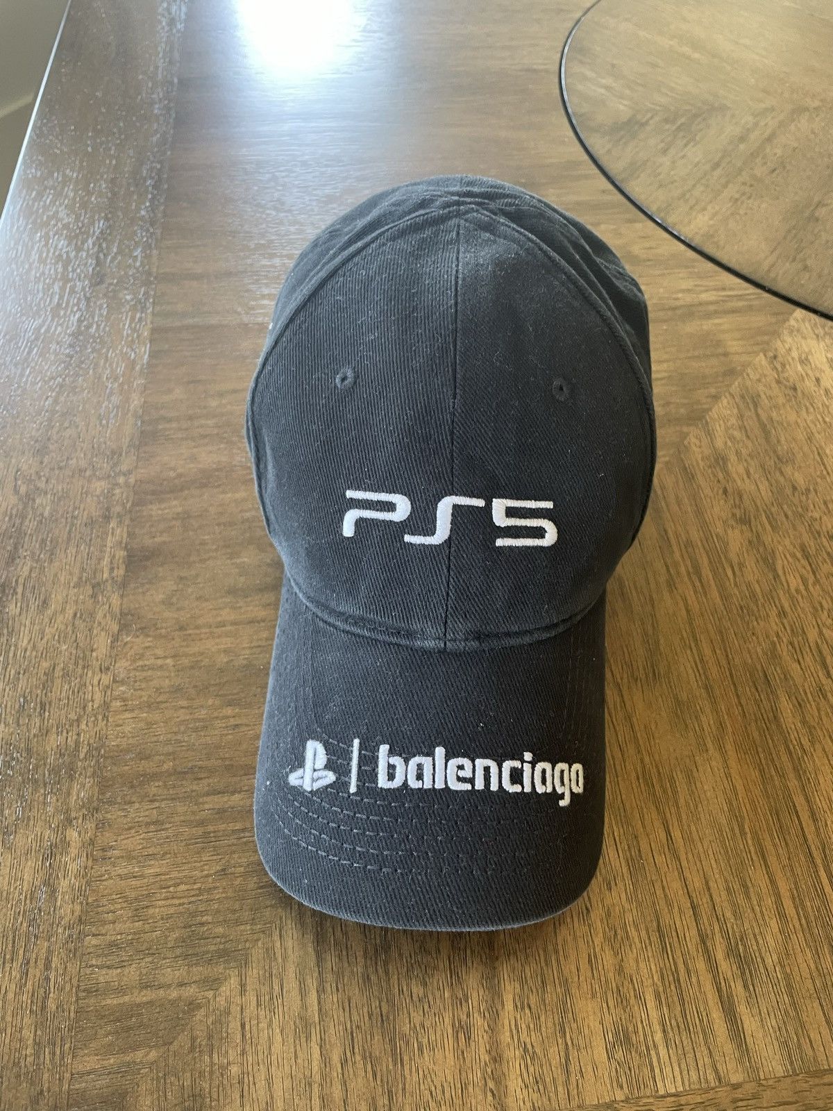 バレンシアガbaseball cap with playstation logo バレンシアガbaseball cap with playstation logo