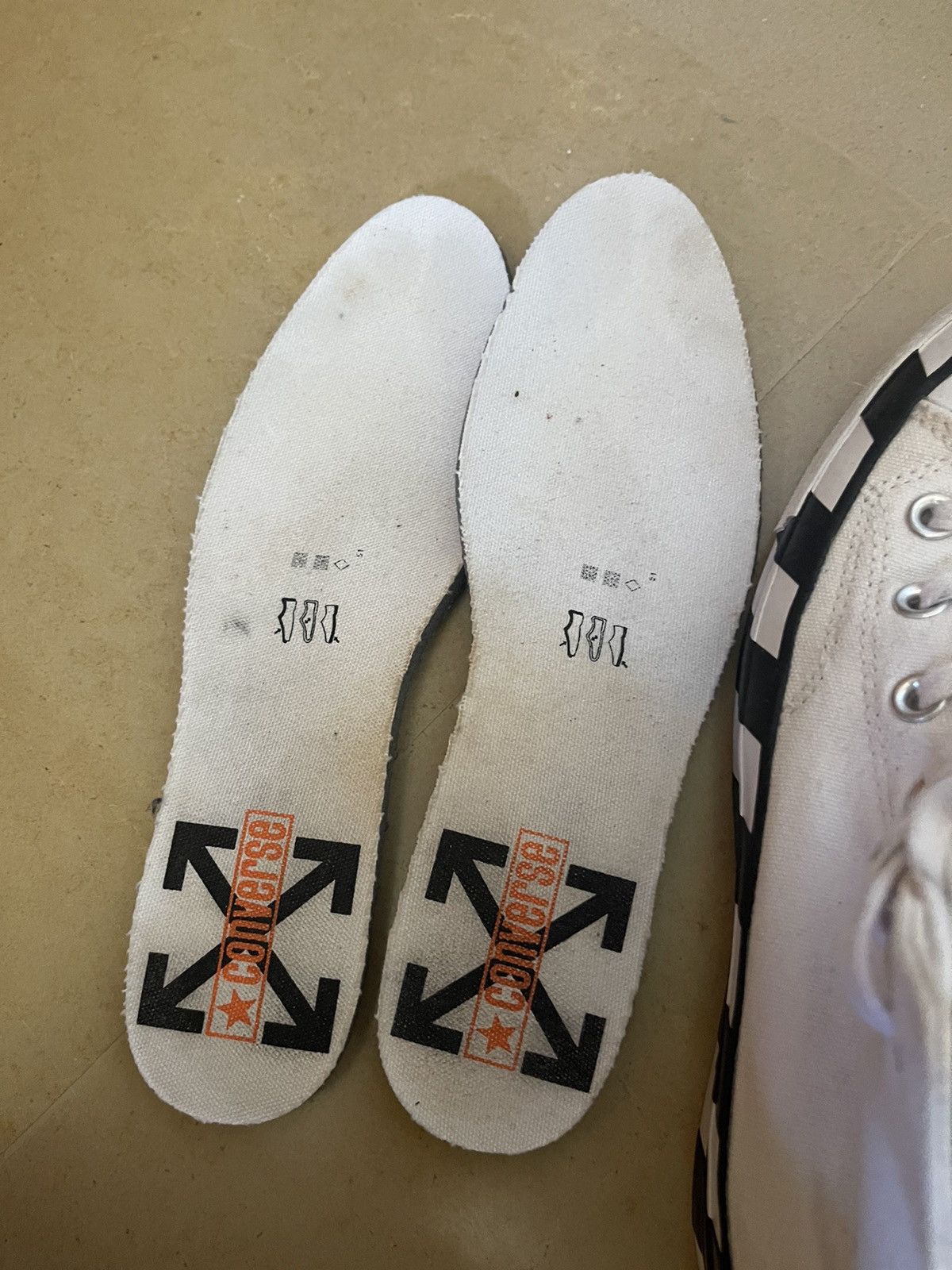 Converse × Off-White Converse x Off-White Chuck 70 Size US 6 / EU 39 - 10 Thumbnail
