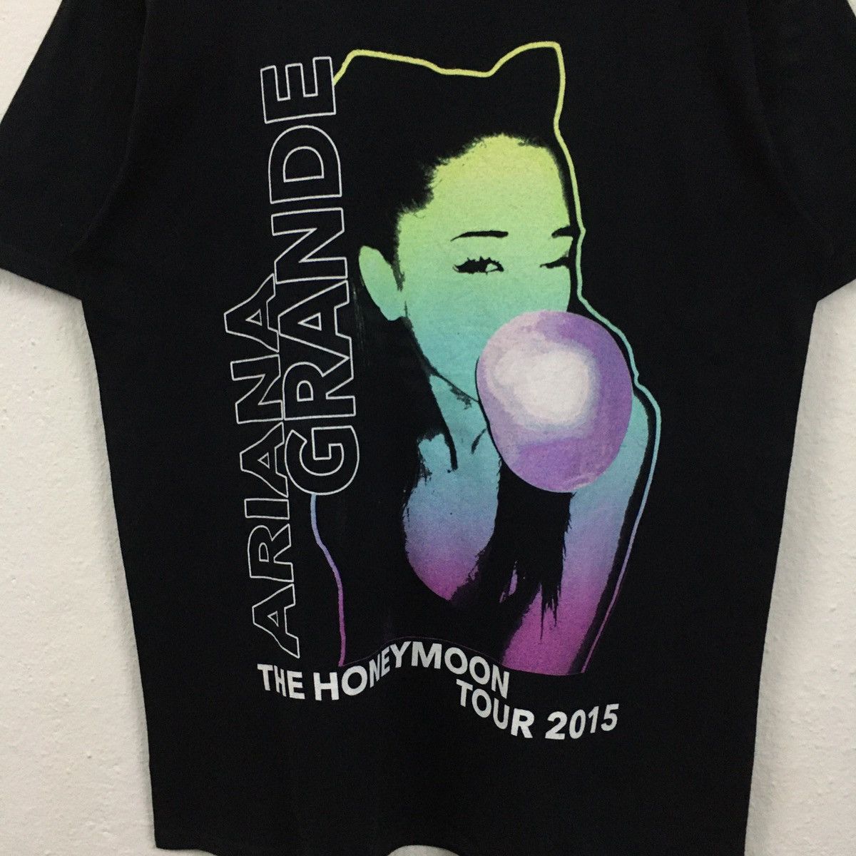 Band Tees Rare Ariana Grande American Singer Tour Tshirt Size US M / EU 48-50 / 2 - 5 Thumbnail