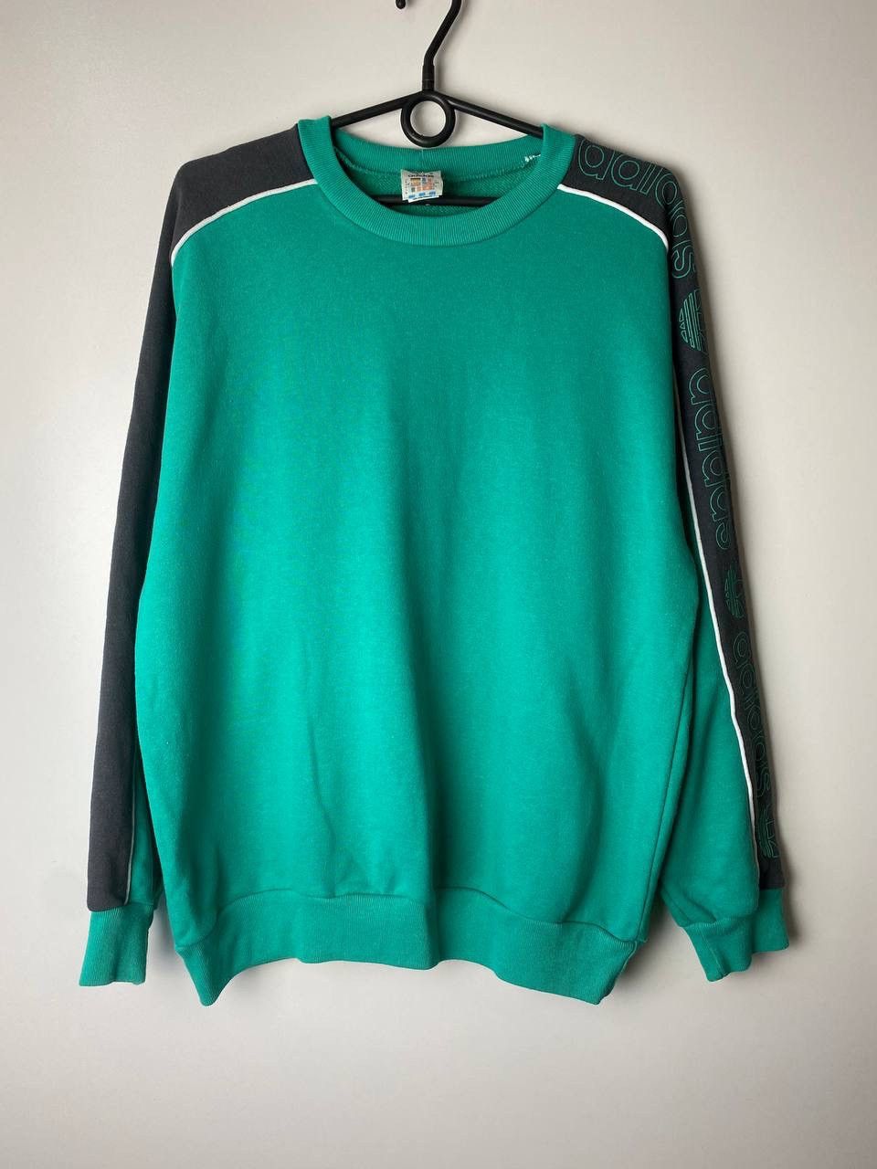 Vintage Adidas vintage sweatshirt size M Size US M / EU 48-50 / 2 - 1 Thumbnail