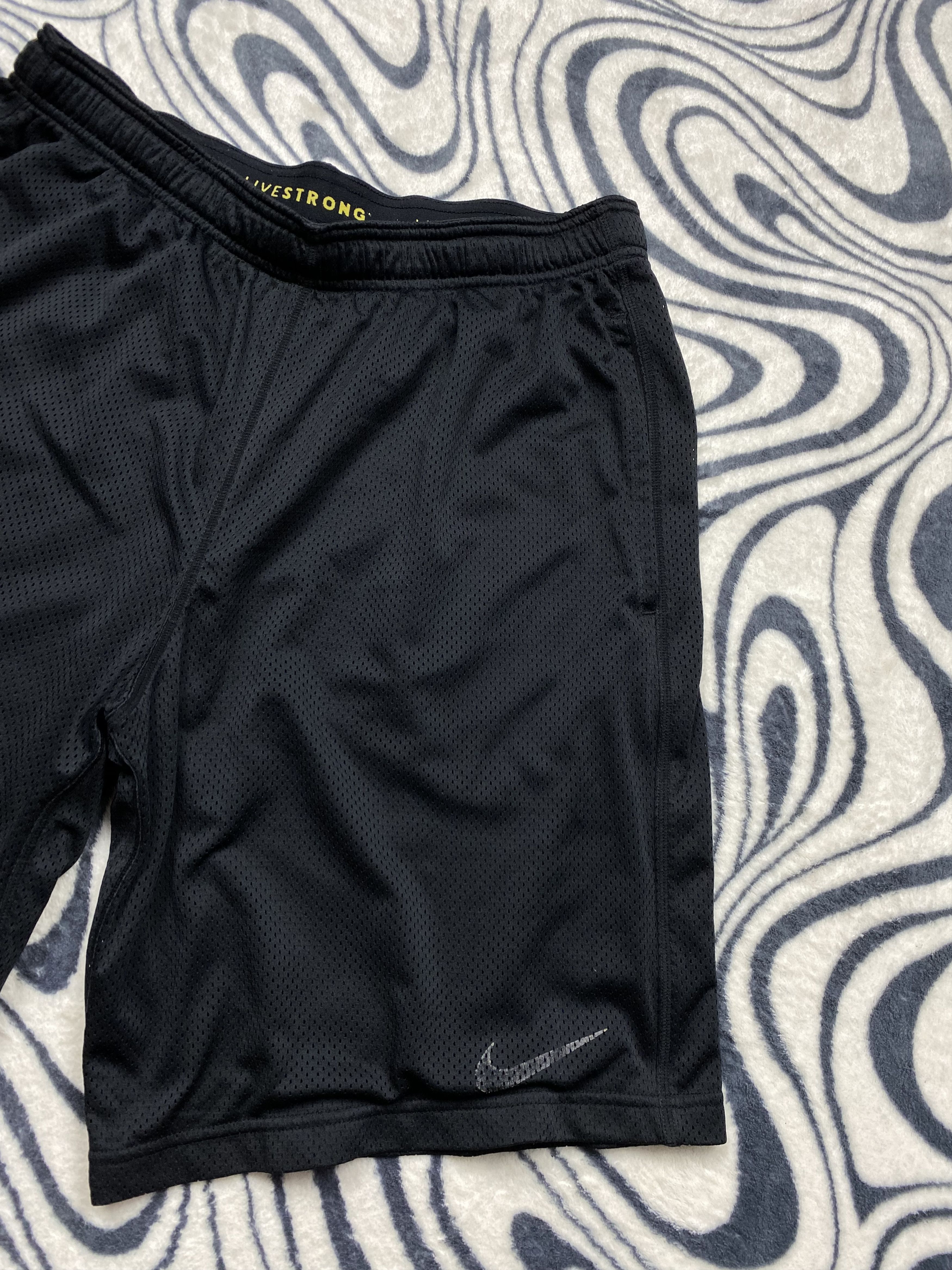 Nike × Vintage Nike Livestrong Vintage Mens Shorts Y2K Swoosh Size US 34 / EU 50 - 2 Thumbnail