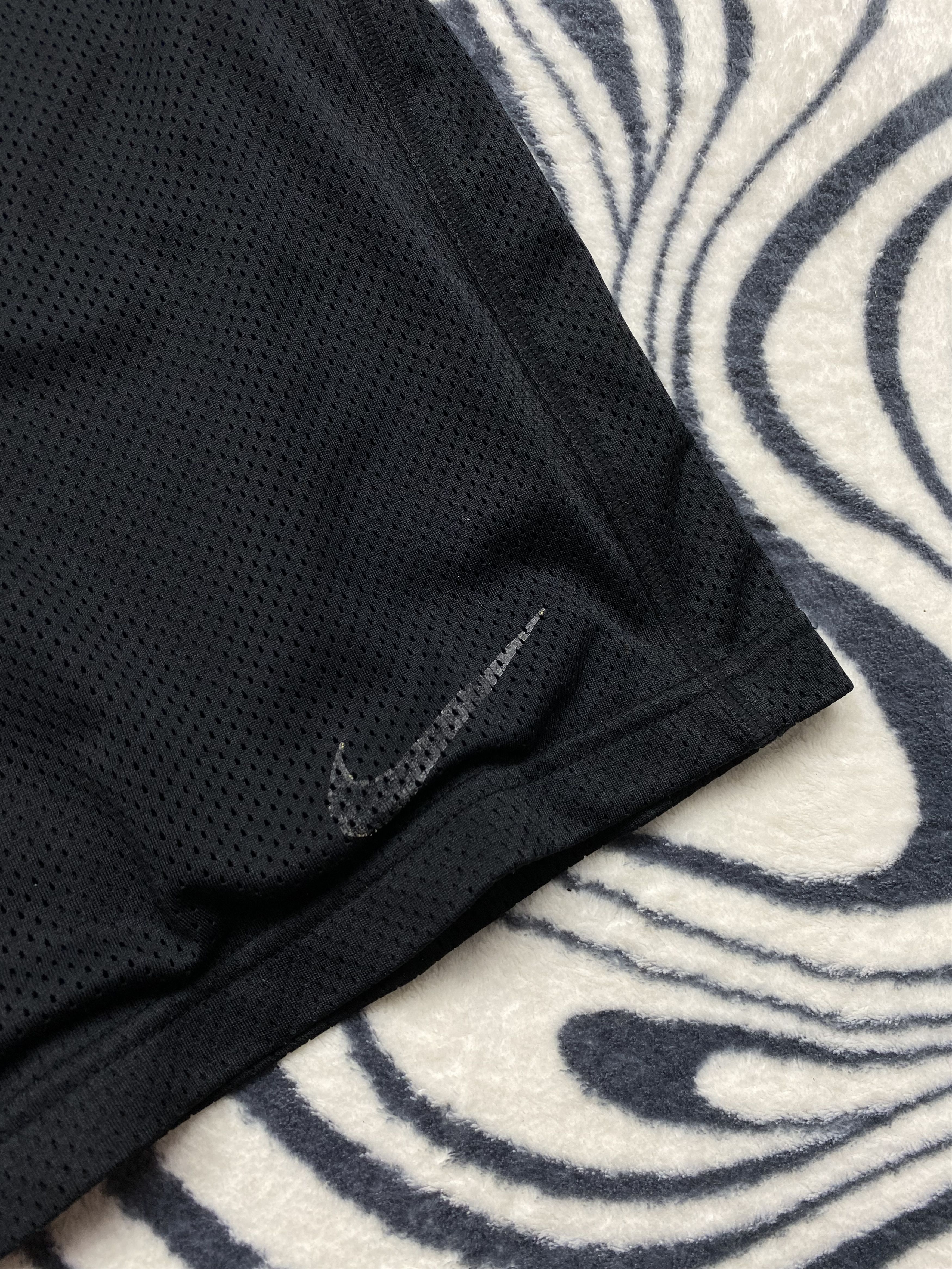 Nike × Vintage Nike Livestrong Vintage Mens Shorts Y2K Swoosh Size US 34 / EU 50 - 3 Thumbnail