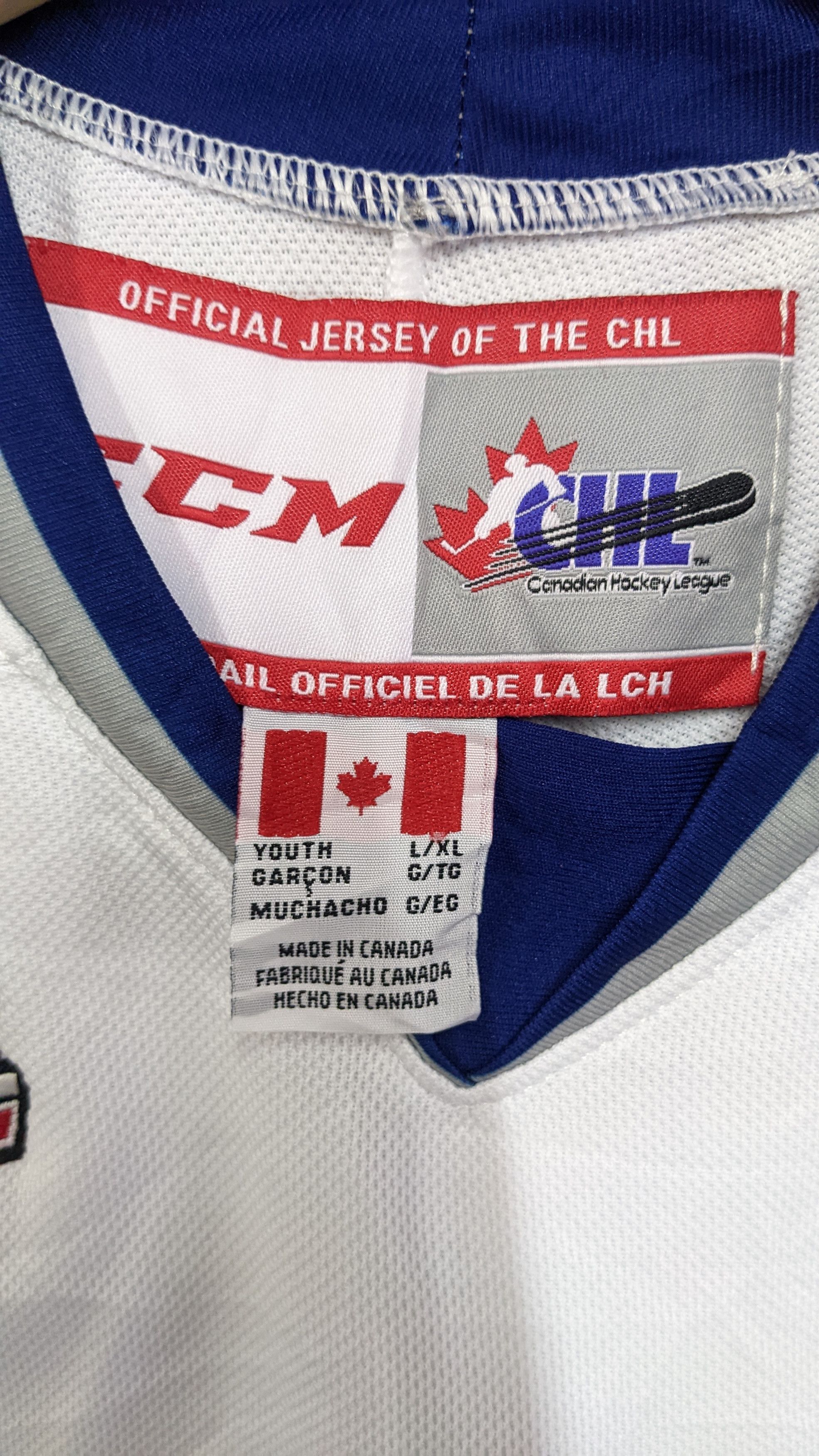 Ccm CHL jersey Ccm Victoria Royals Size US M / EU 48-50 / 2 - 4 Thumbnail