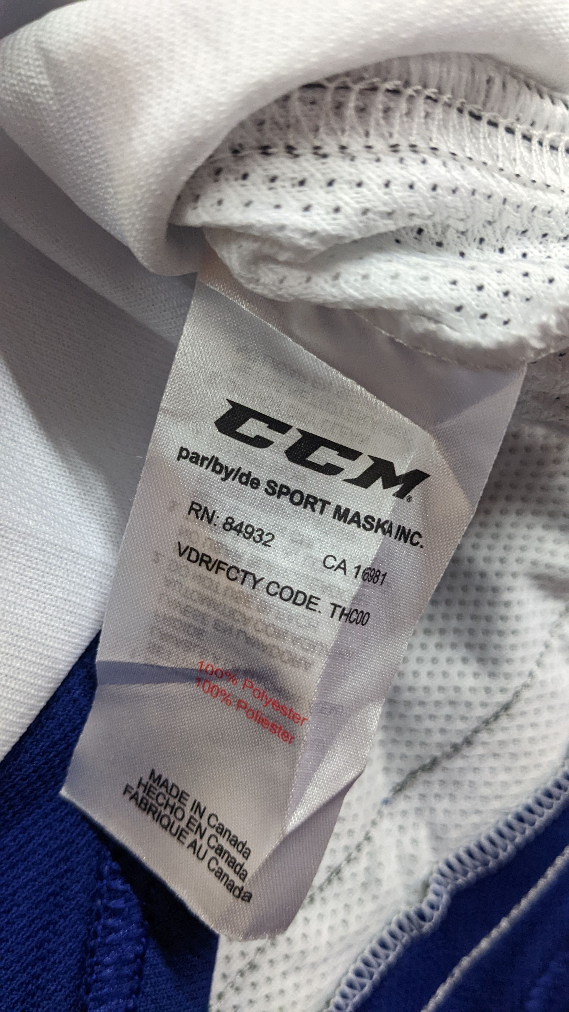 Ccm CHL jersey Ccm Victoria Royals Size US M / EU 48-50 / 2 - 5 Thumbnail