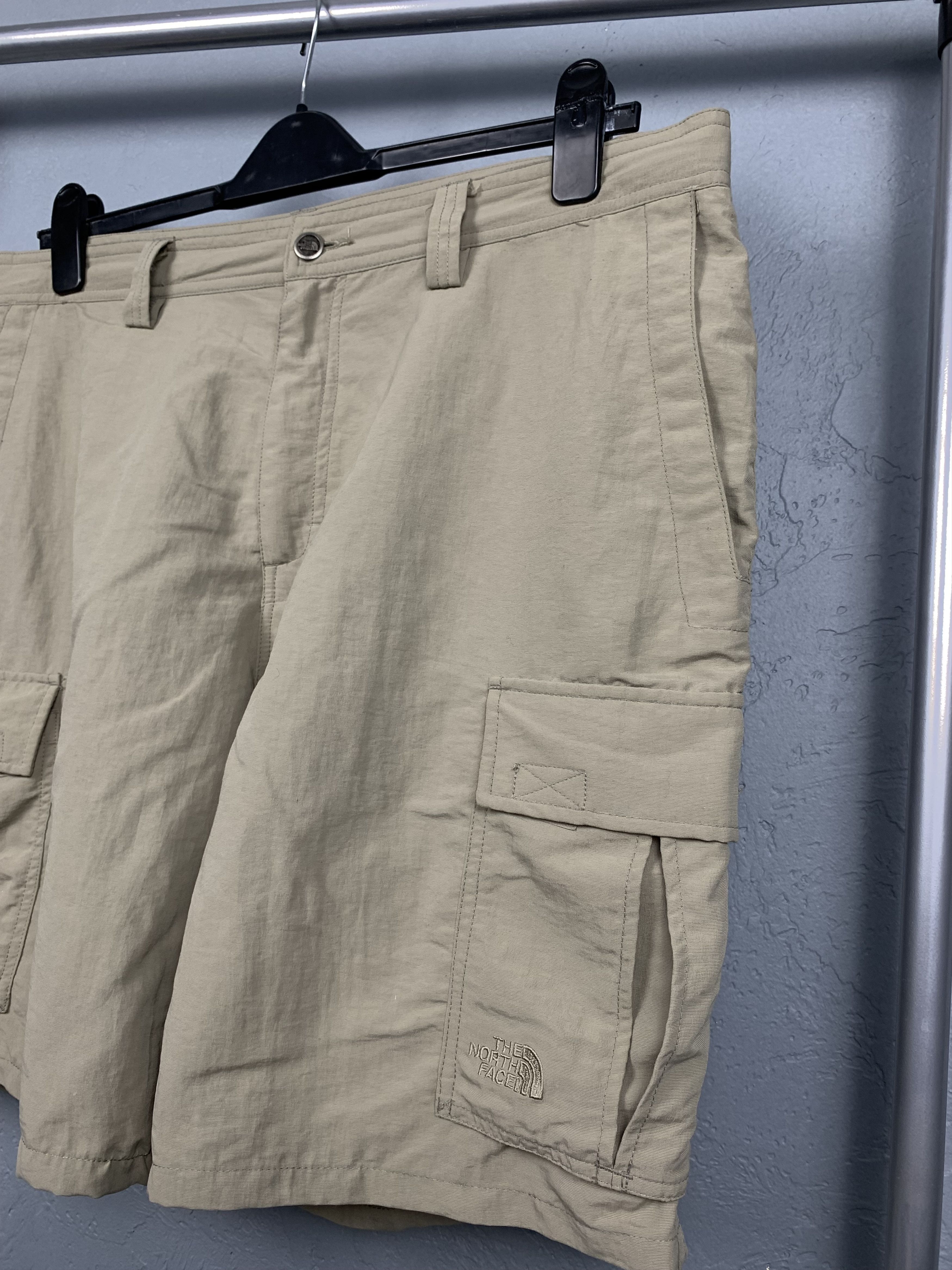 The North Face The North Face Vintage Mens Cargo Outdoor Shorts TNF Size US 38 / EU 54 - 2 Thumbnail