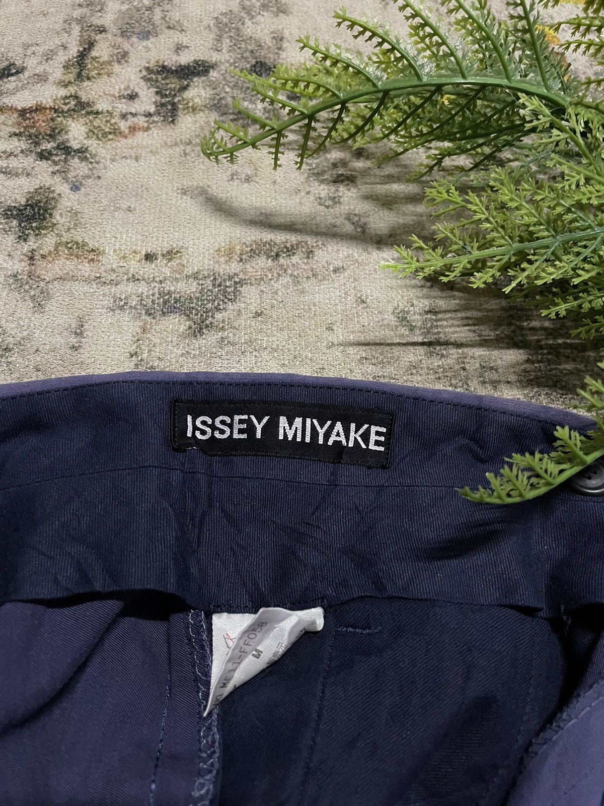 Designer × Issey Miyake × Japanese Brand 🚀Vintage Issey Miyake Relaxed Straight Cut Pants Japan 🇯🇵 Size US 31 - 1 Thumbnail