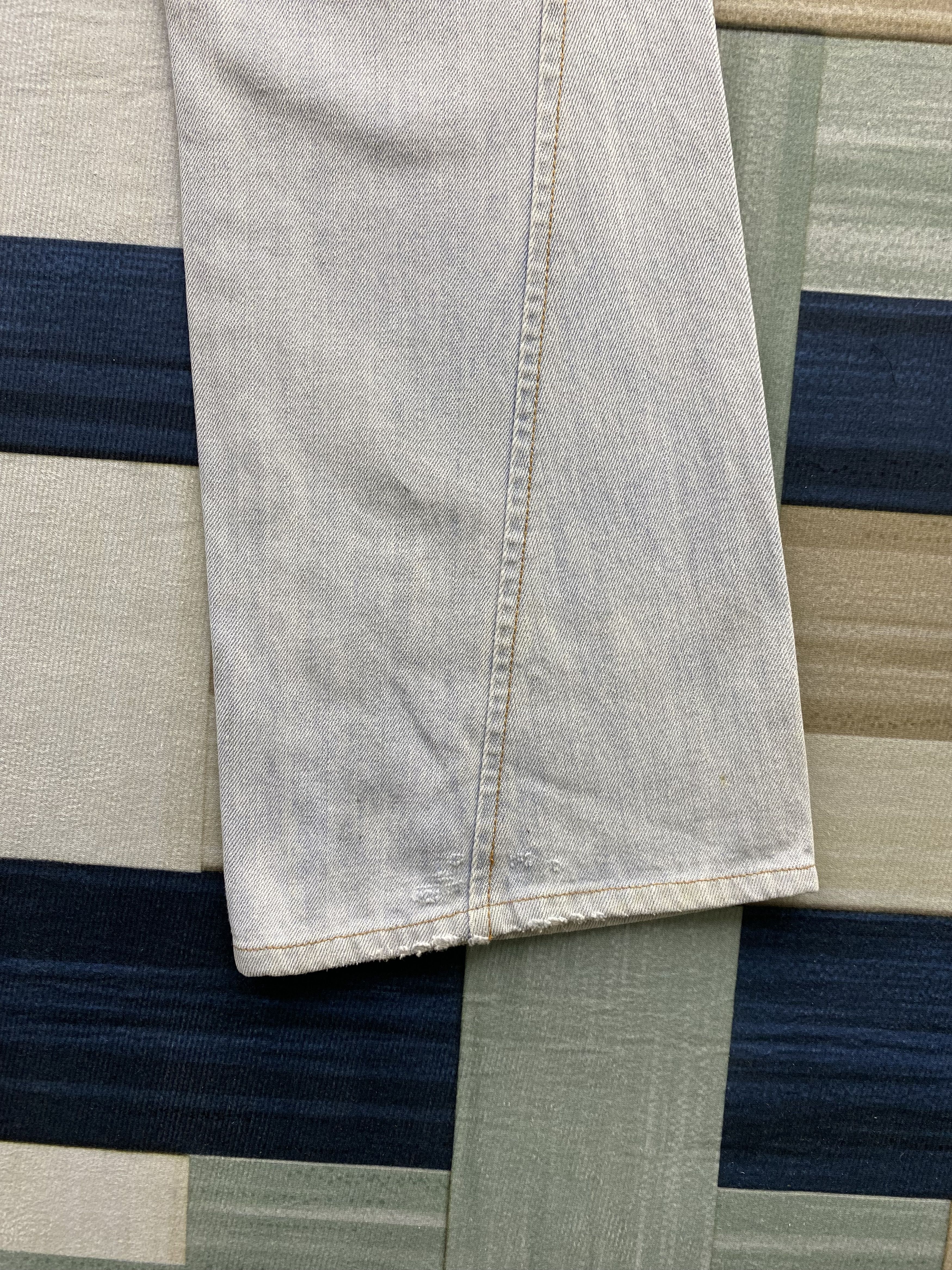 Burberry Burberry Light Wash Flare Jean Size 29" - 16 Thumbnail