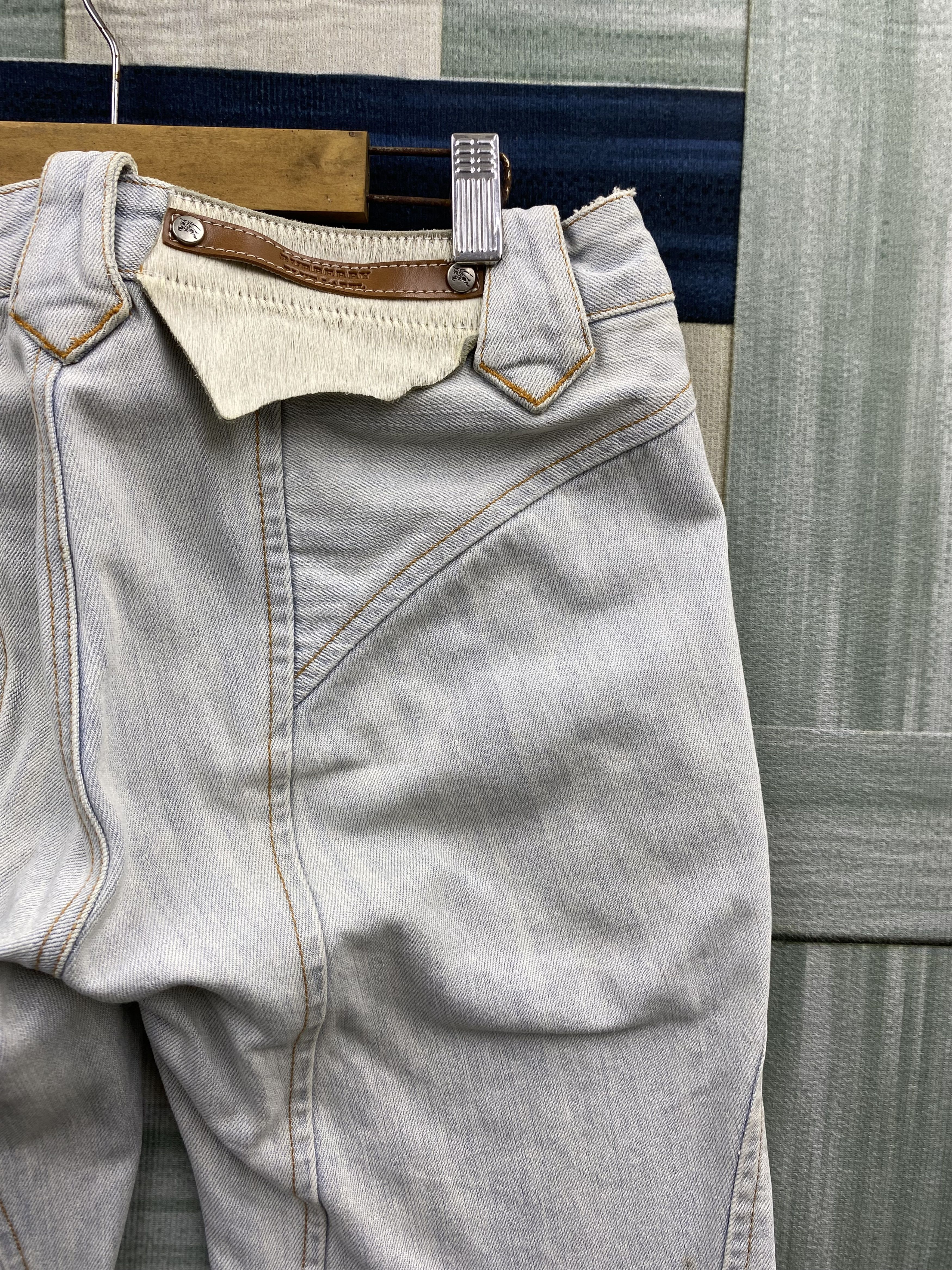 Burberry Burberry Light Wash Flare Jean Size 29" - 6 Thumbnail