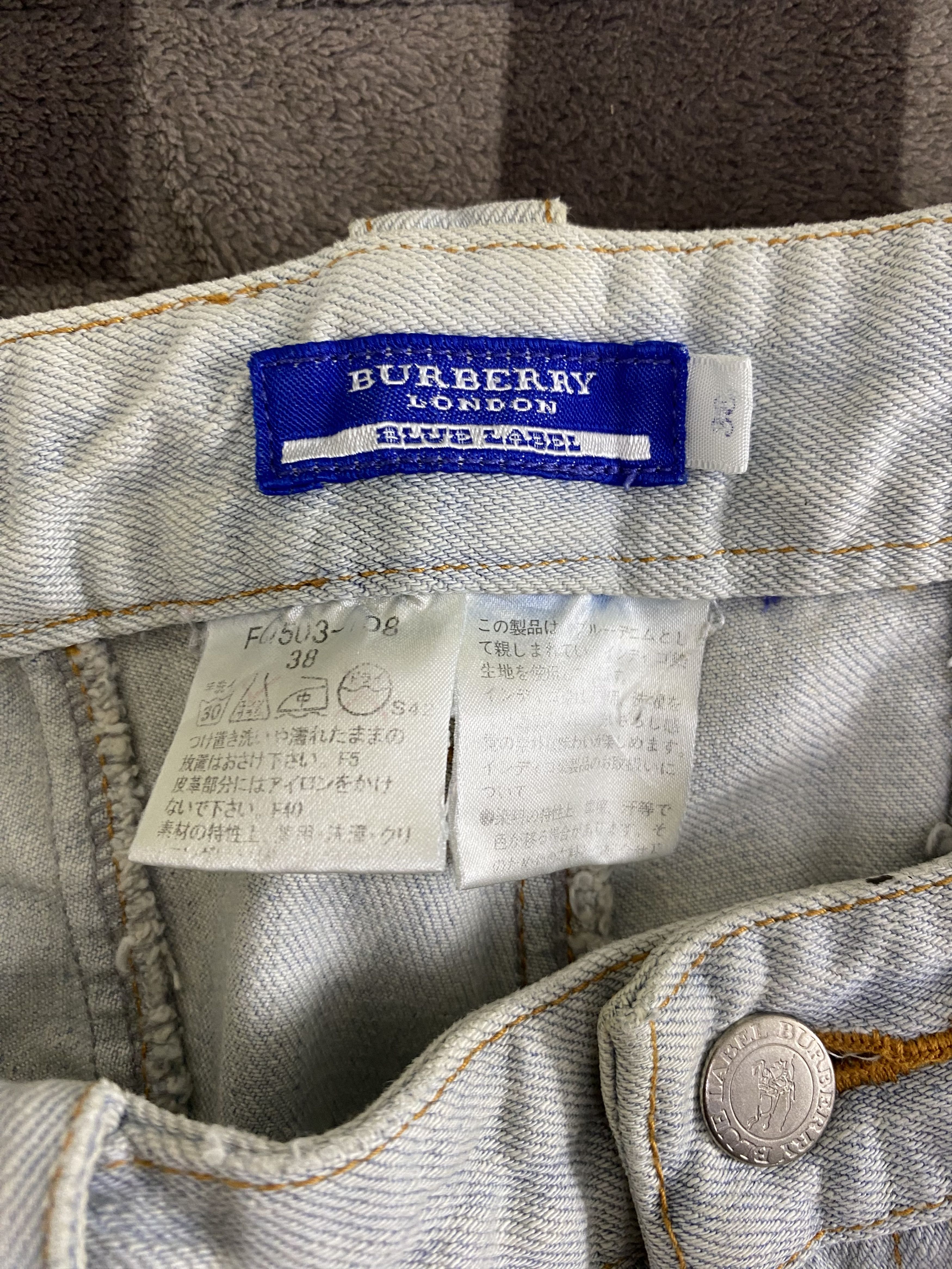 Burberry Burberry Light Wash Flare Jean Size 29" - 18 Thumbnail