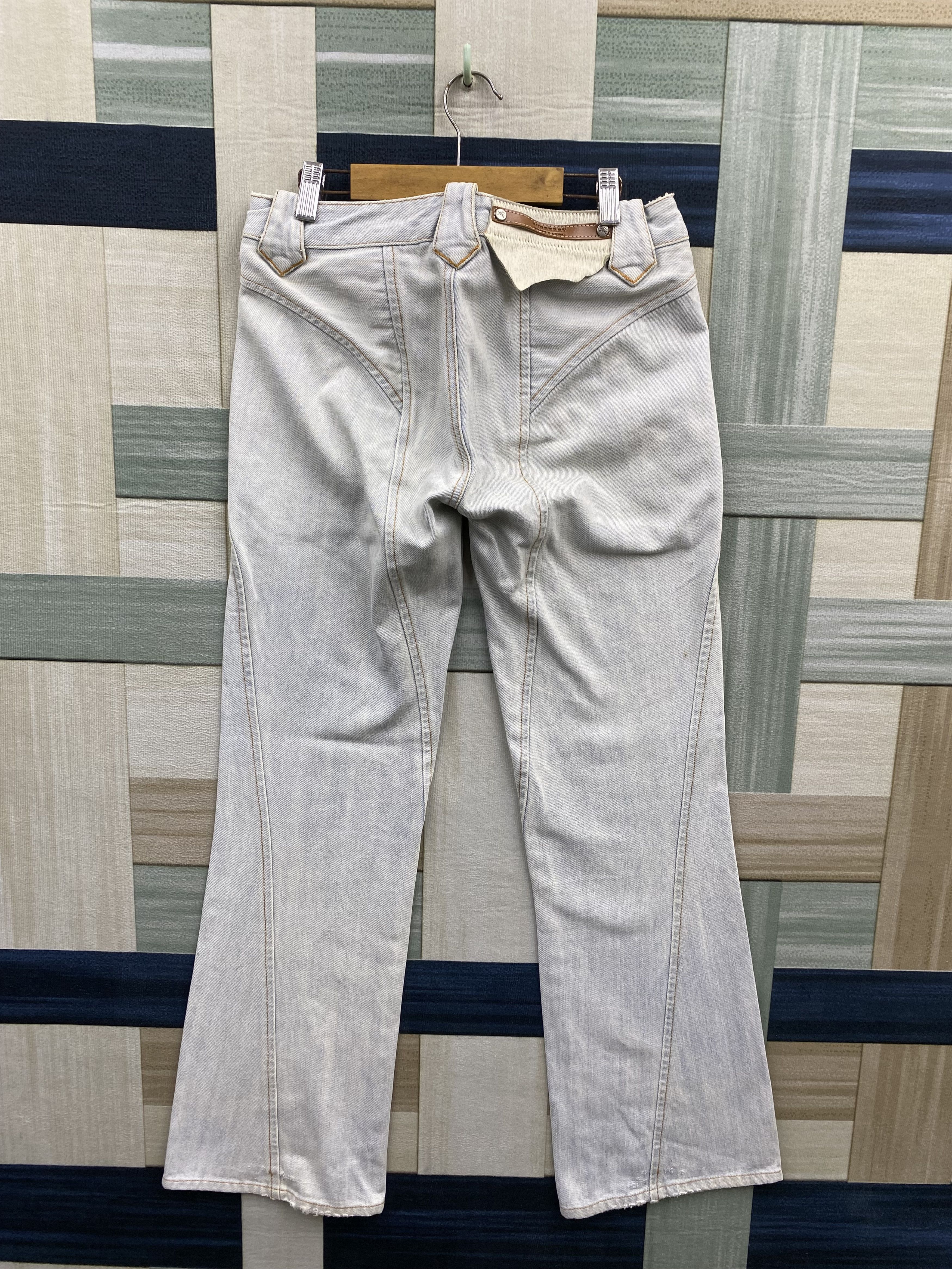 Burberry Burberry Light Wash Flare Jean Size 29" - 2 Thumbnail