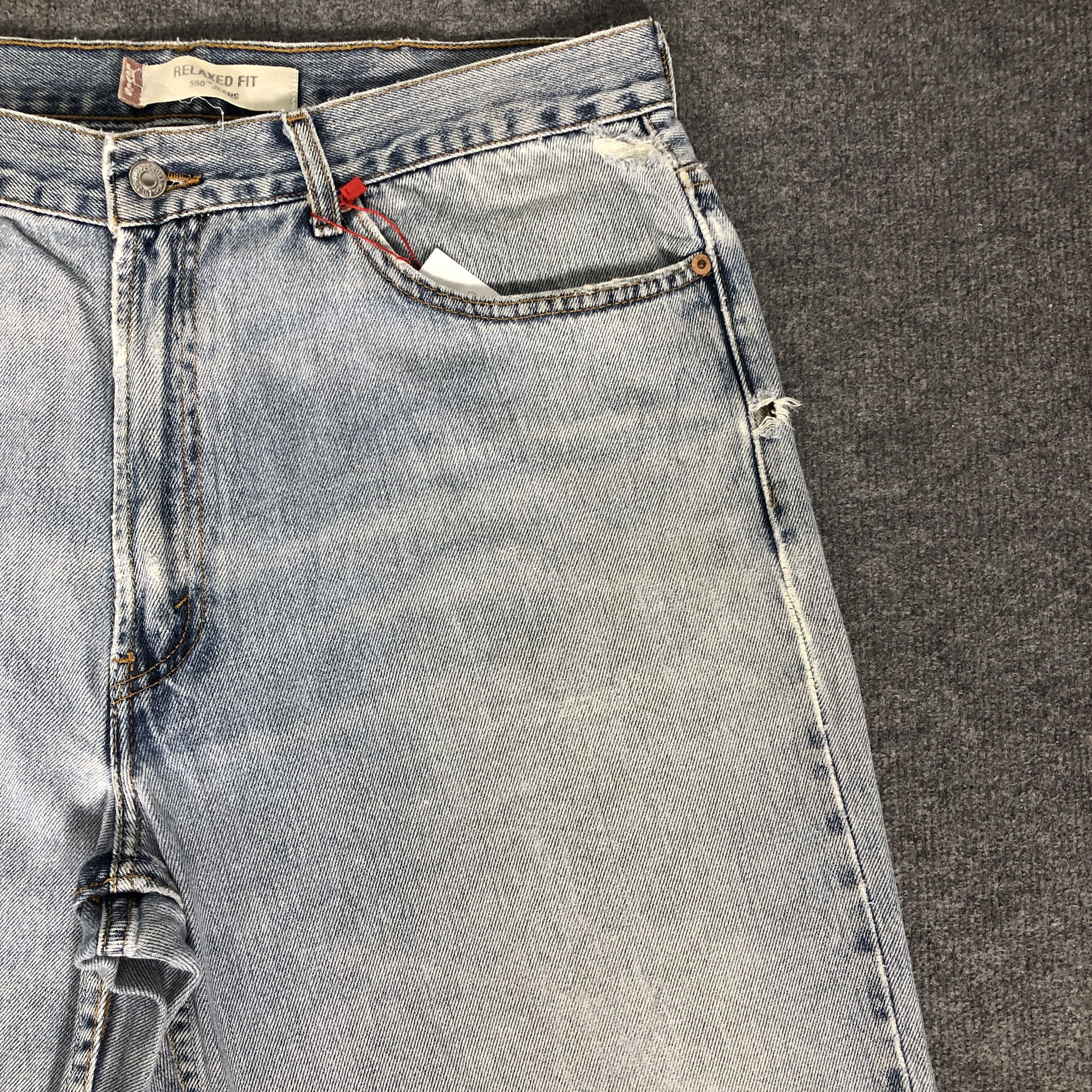 Levi's Vintage Y2k Levi's 550 Relaxed Fit Distress Denim Jean Size US 36 / EU 52 - 12 Thumbnail