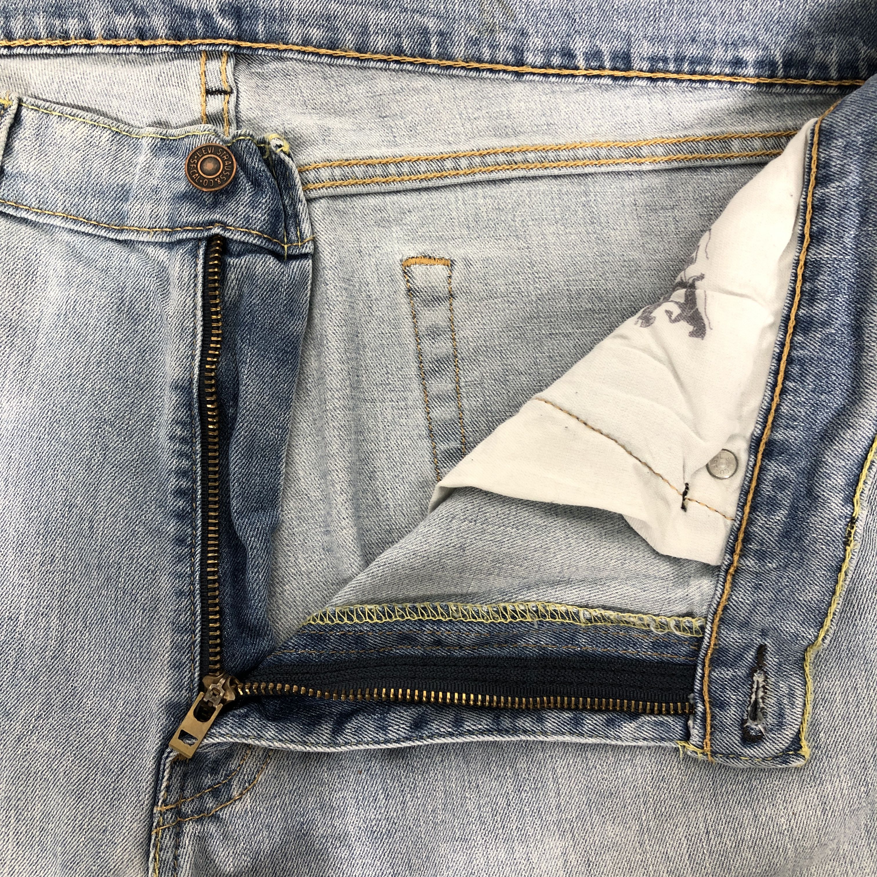 Levi's Vintage Y2k Levi's 505 Faded Blue Denim Jean Size US 37 - 15 Thumbnail