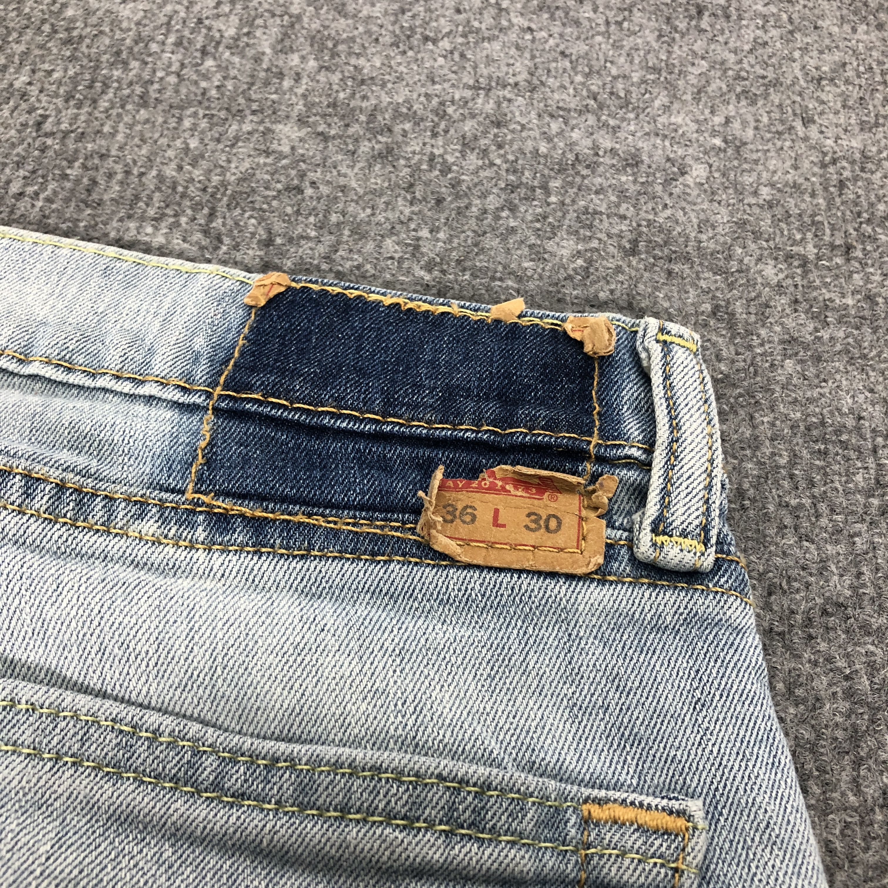 Levi's Vintage Y2k Levi's 505 Faded Blue Denim Jean Size US 37 - 5 Thumbnail